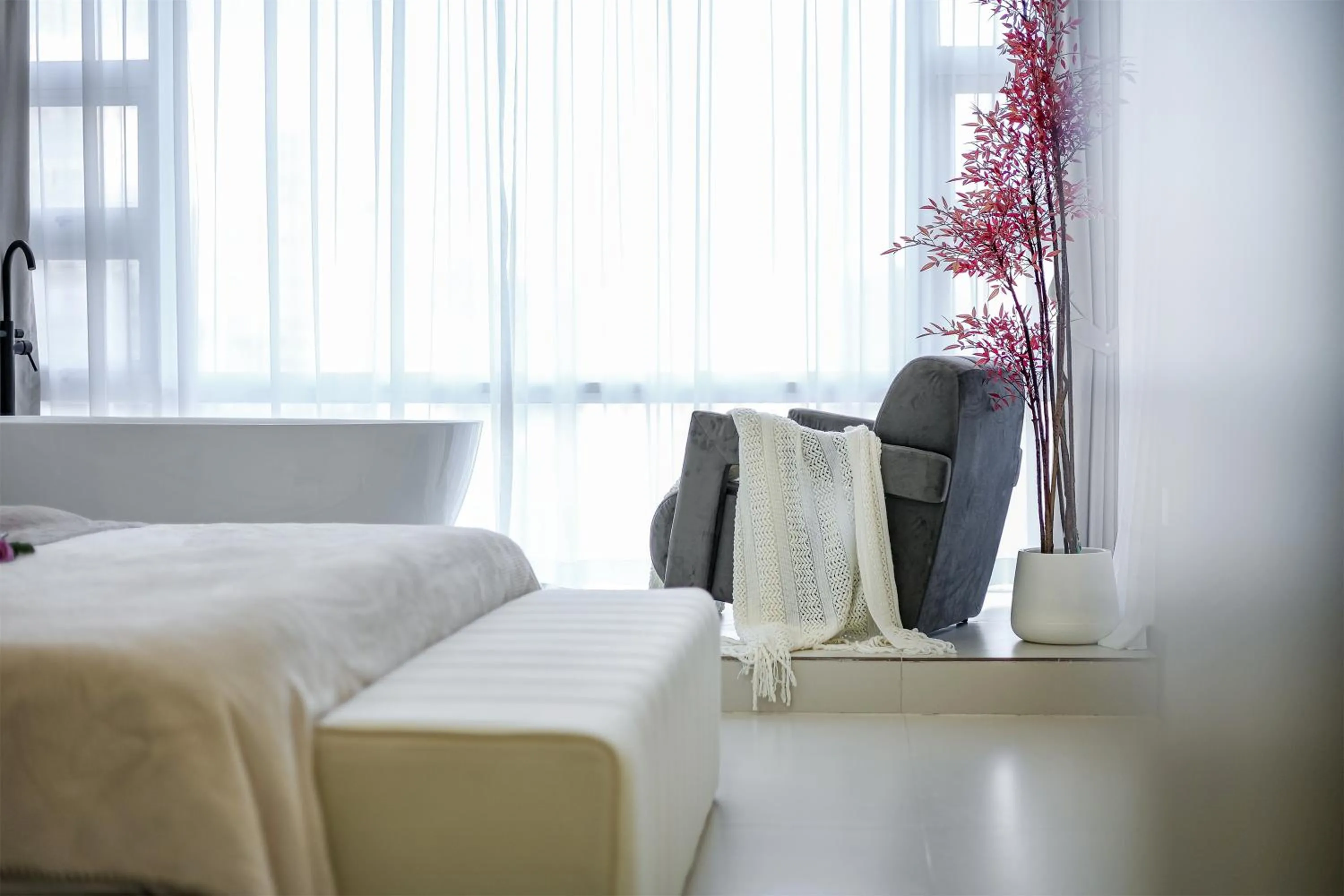 Bed in Baihong Sky View Studio with Deep Soak Tub - Jiefangbei Center