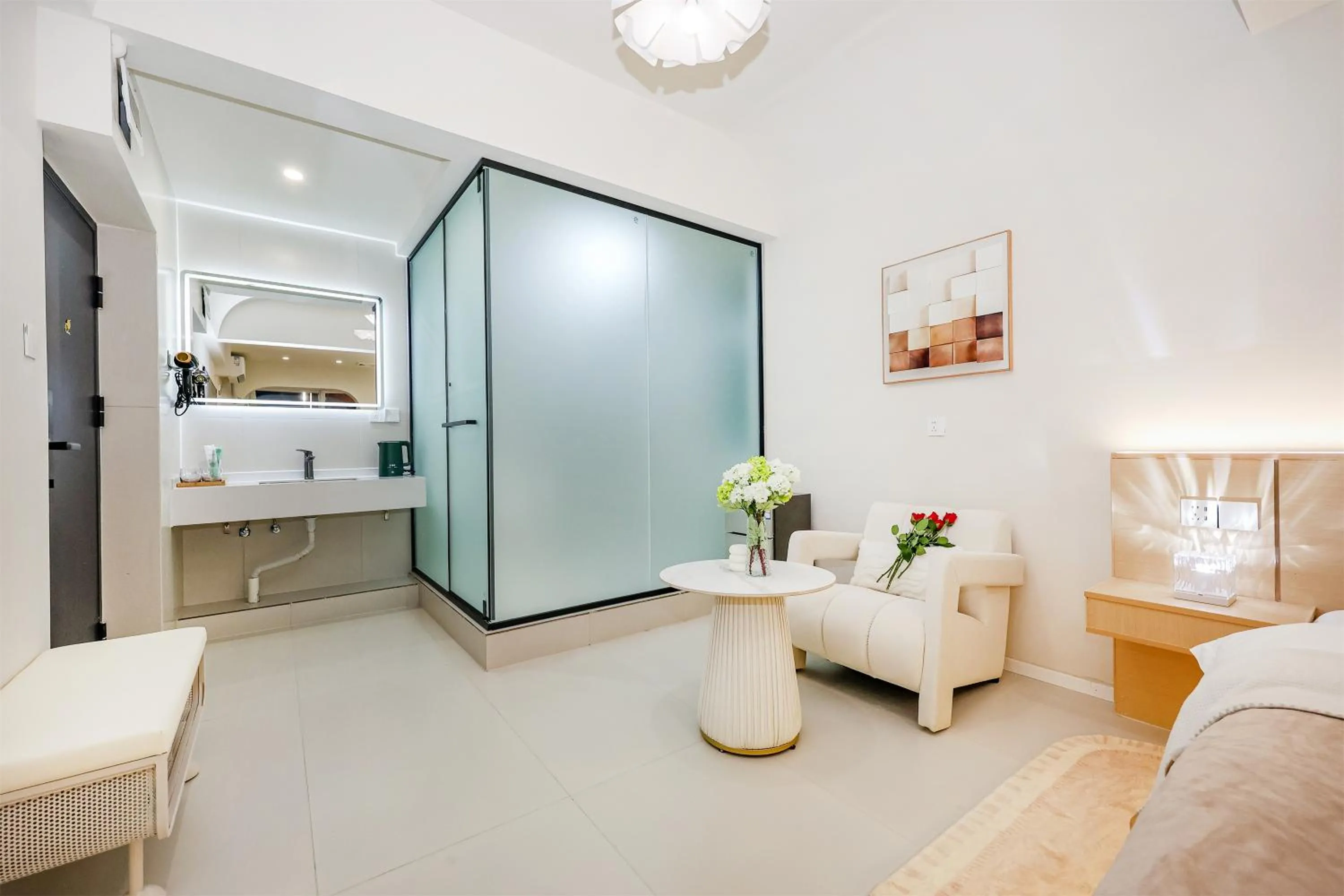 Bed in Baihong Sky View Studio with Deep Soak Tub - Jiefangbei Center