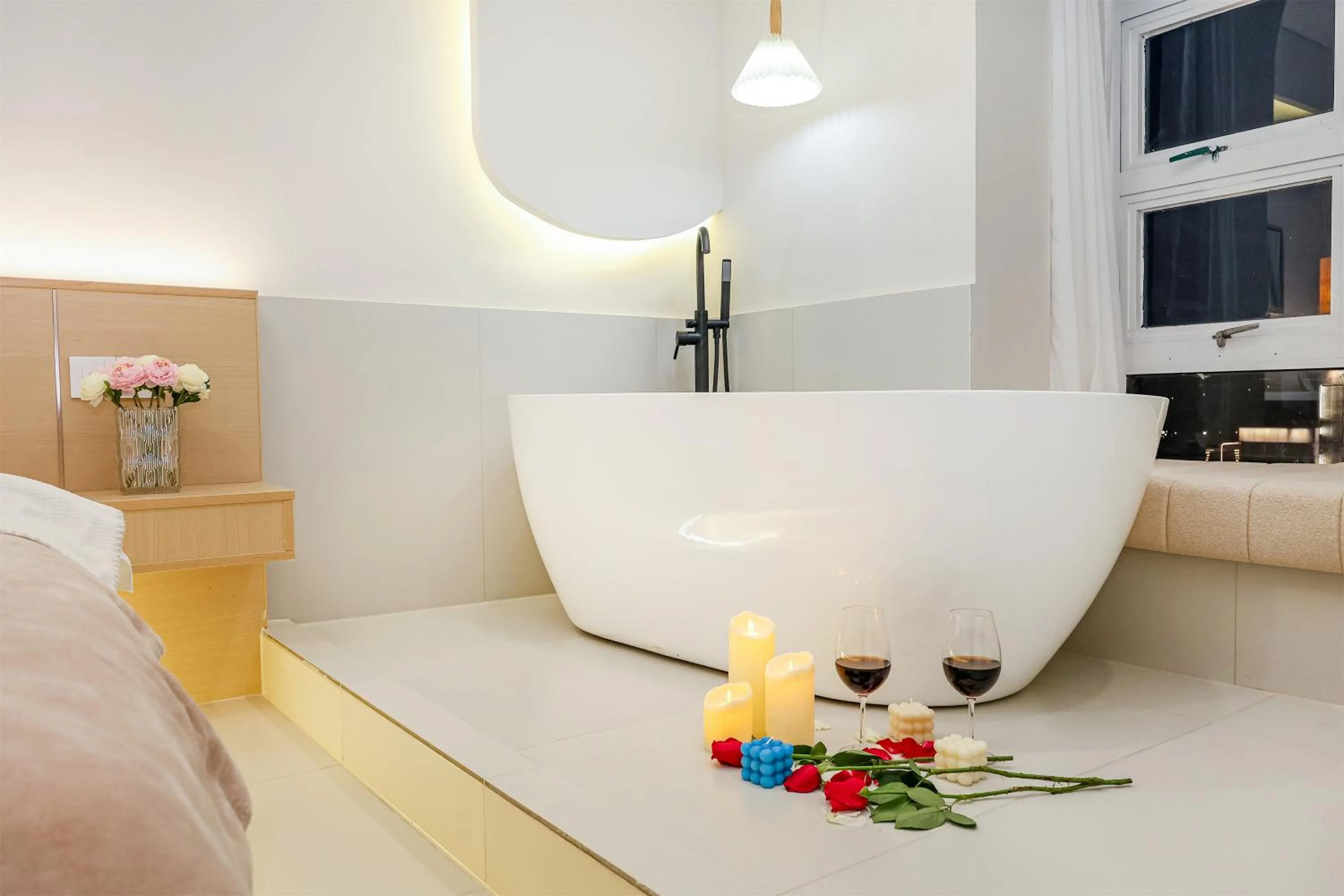 Baihong Sky View Studio with Deep Soak Tub - Jiefangbei Center
