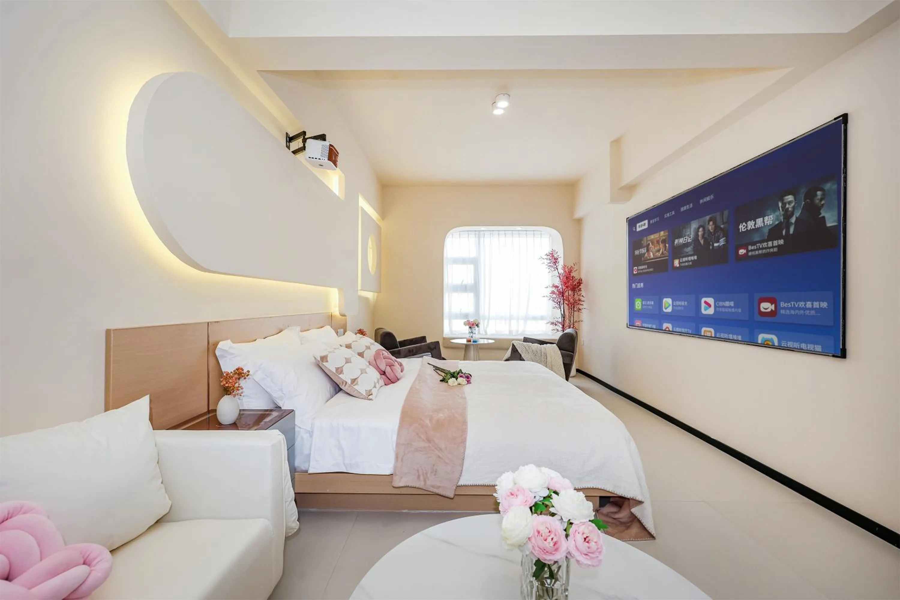 Bed in Baihong Sky View Studio with Deep Soak Tub - Jiefangbei Center