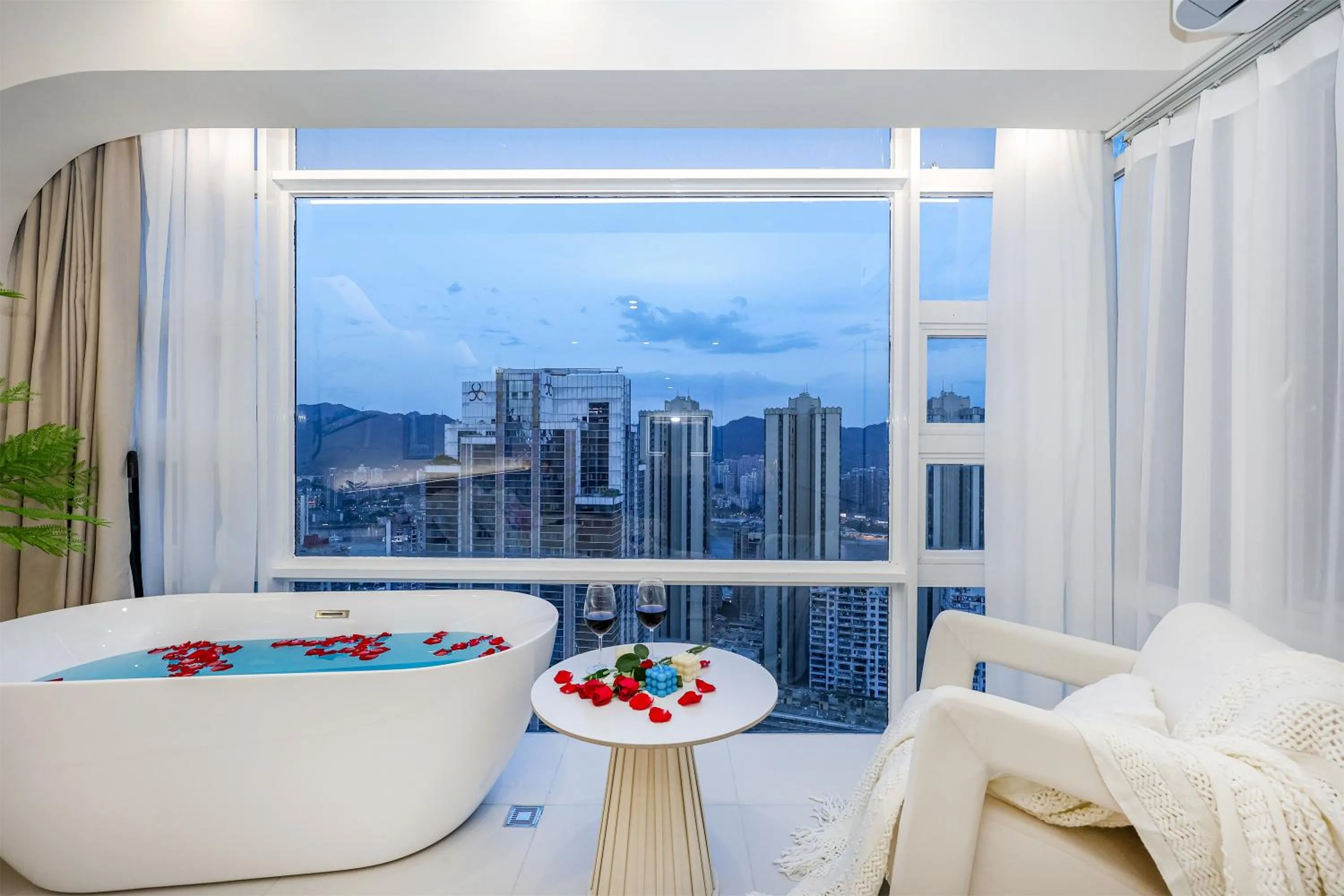 Baihong Sky View Studio with Deep Soak Tub - Jiefangbei Center