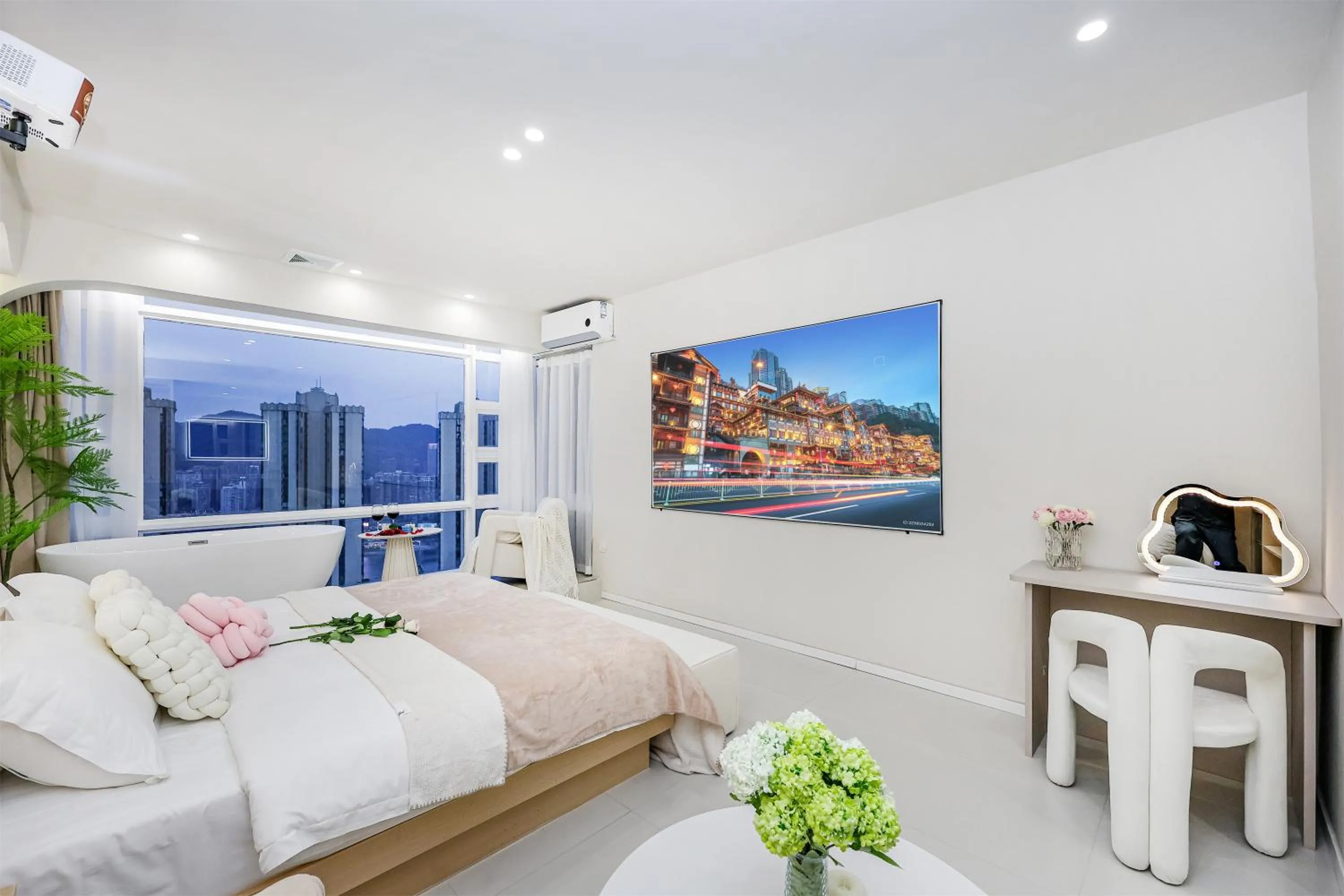 Bed in Baihong Sky View Studio with Deep Soak Tub - Jiefangbei Center