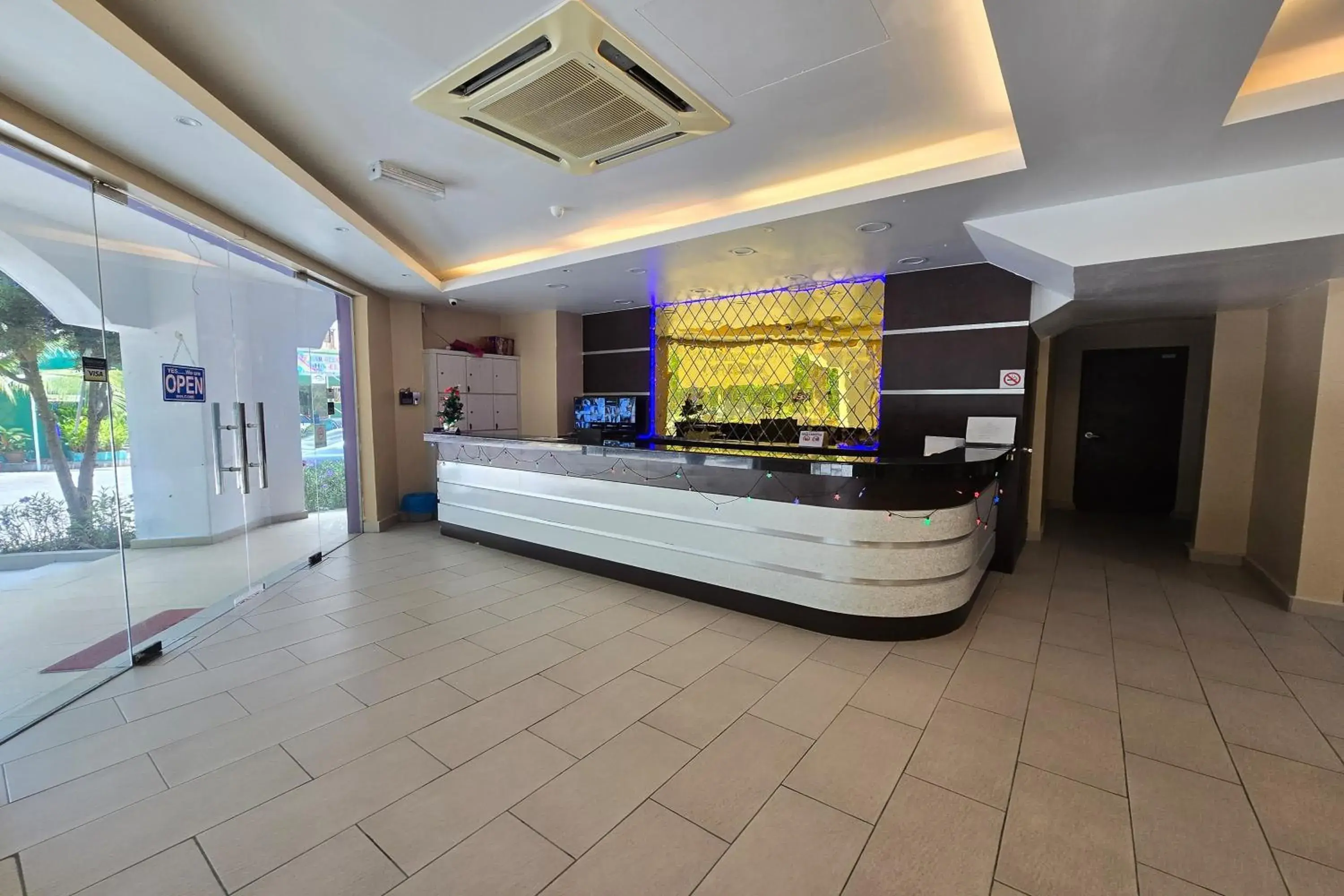 Lobby or reception in Fast Hotel Melaka Near Menara Taming Sari - 2 Mins Only Lobby or reception in Fast Hotel Melaka Near Menara Taming Sari - 2 Mins Only