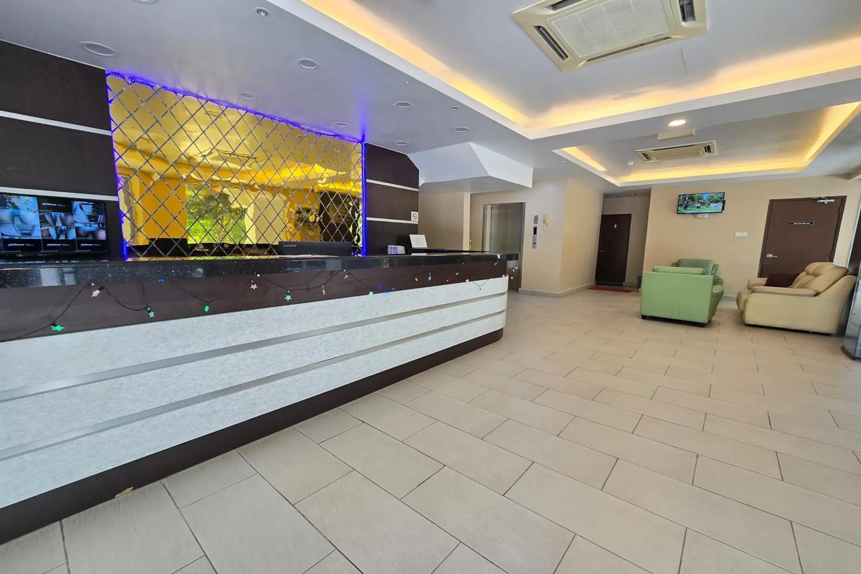 Lobby or reception in Fast Hotel Melaka Near Menara Taming Sari - 2 Mins Only Lobby or reception in Fast Hotel Melaka Near Menara Taming Sari - 2 Mins Only