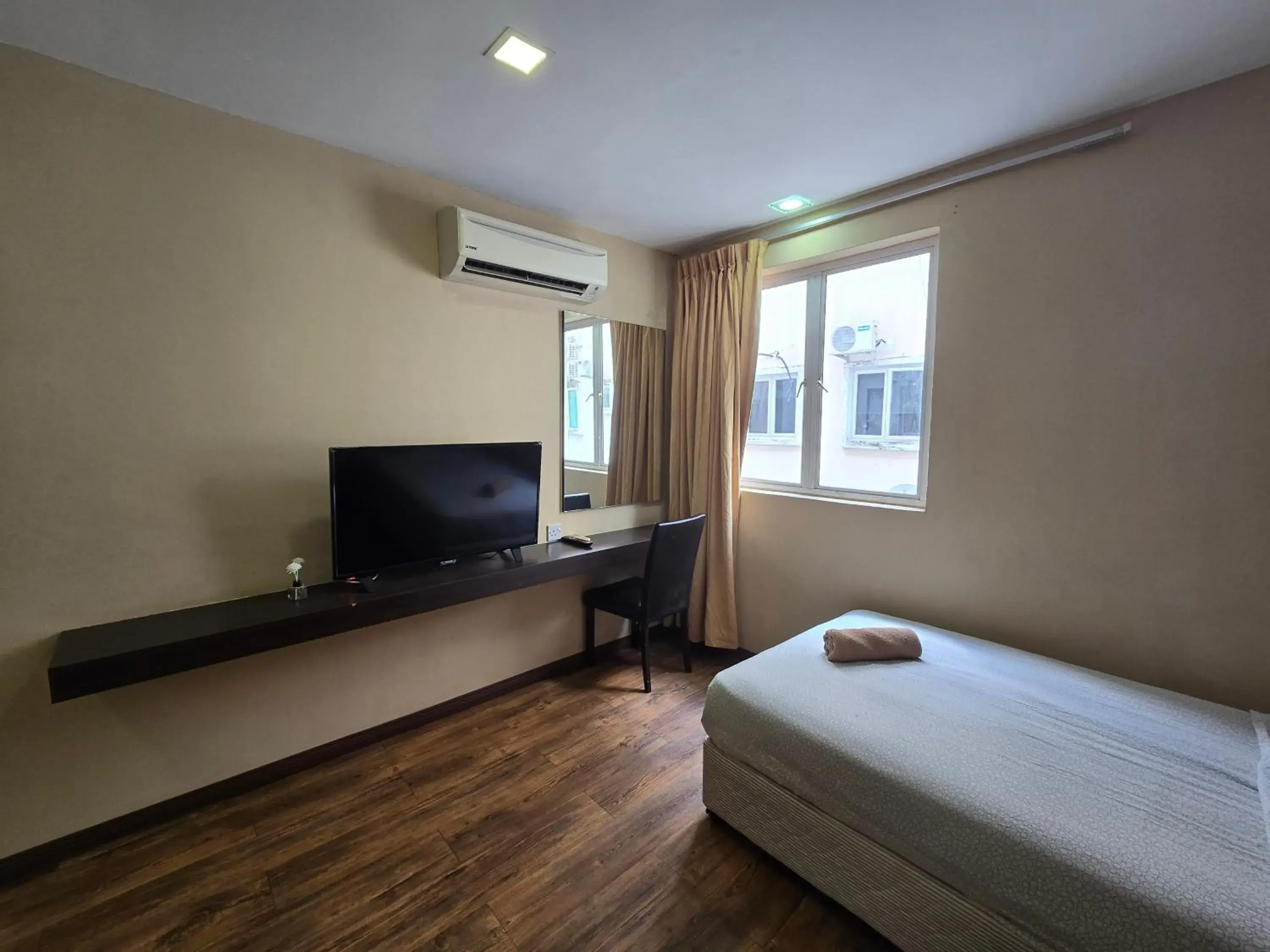 Bed in Fast Hotel Melaka Near Menara Taming Sari - 2 Mins Only Bed in Fast Hotel Melaka Near Menara Taming Sari - 2 Mins Only