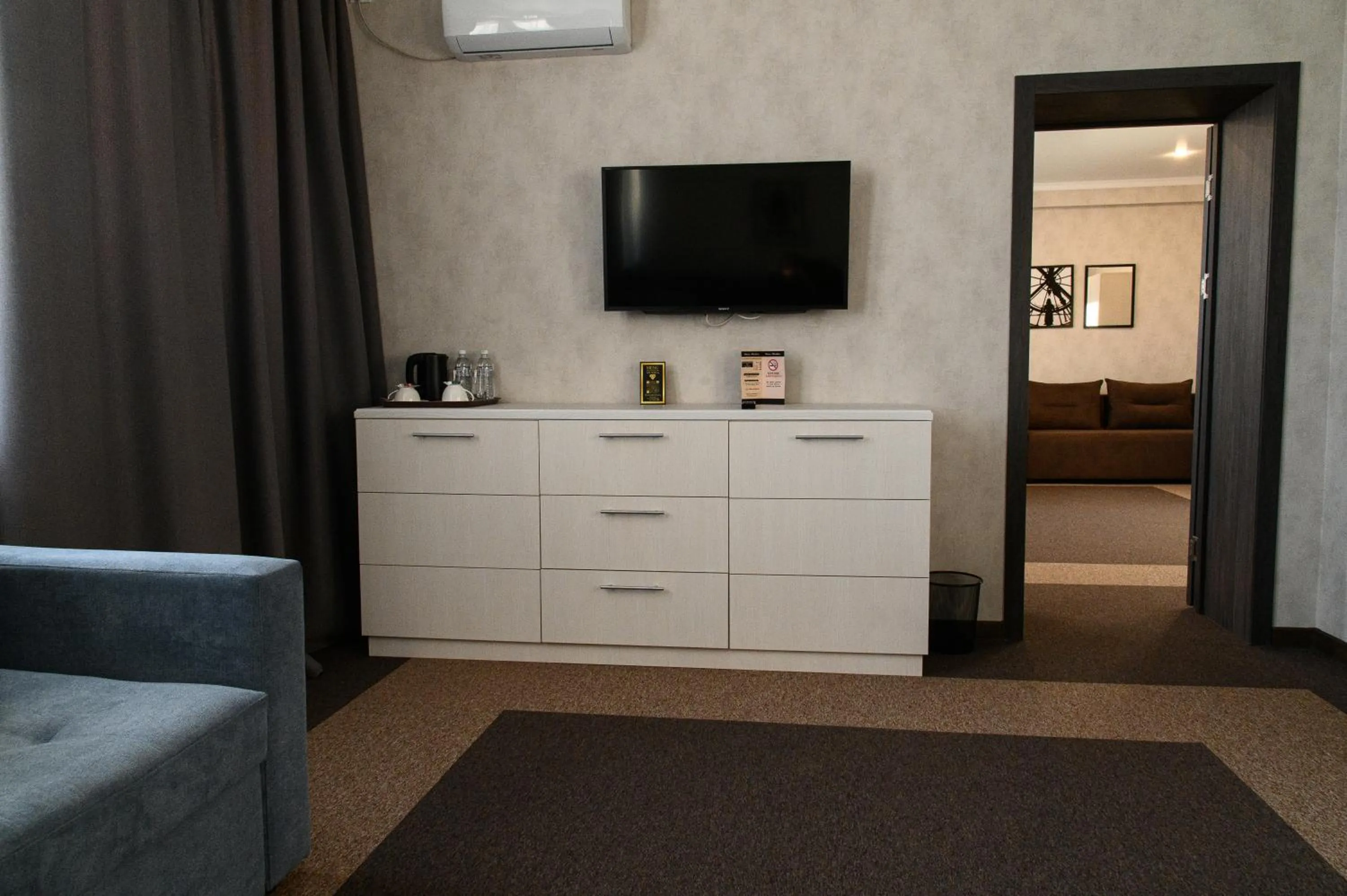 Seating area in Meridian