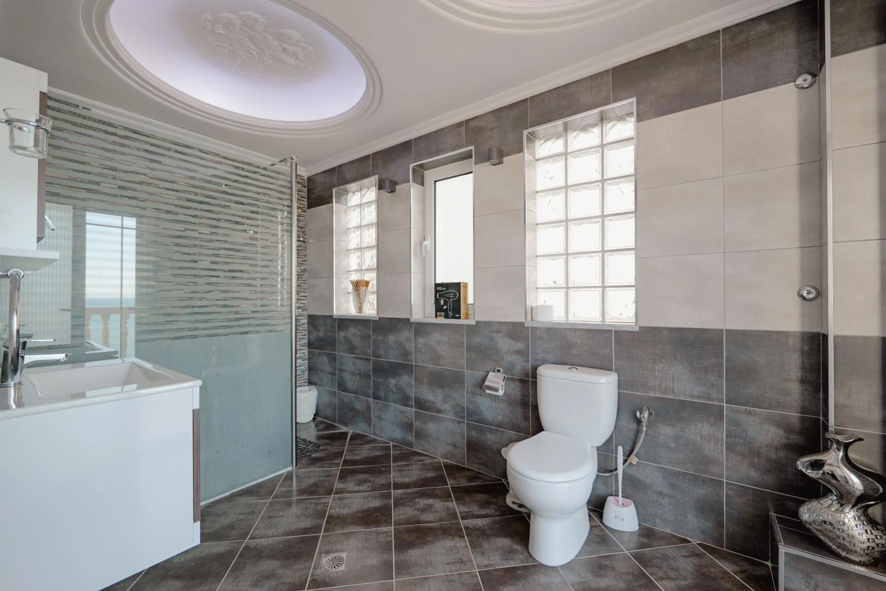 Shower in Villa Xika