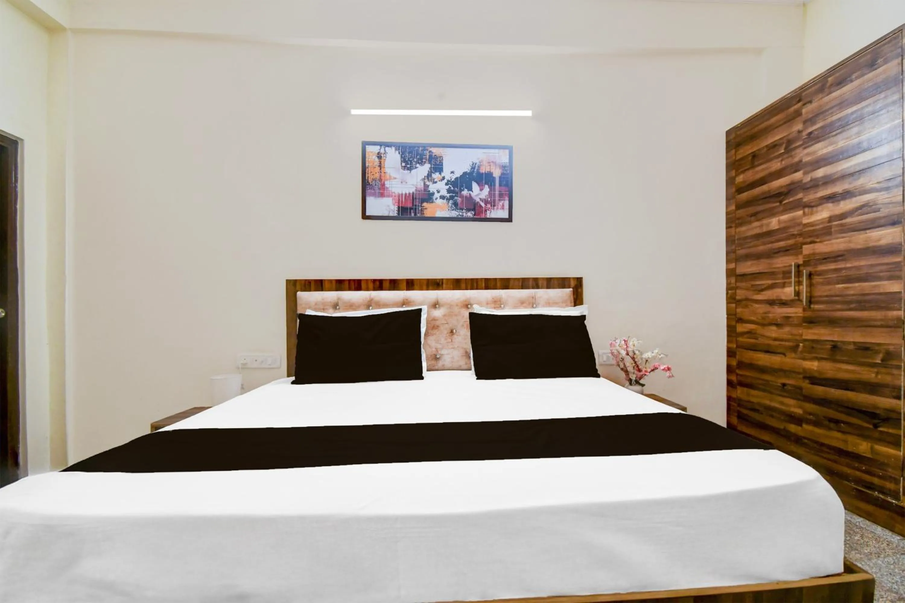 Hotel O Flagship vasundhara inn