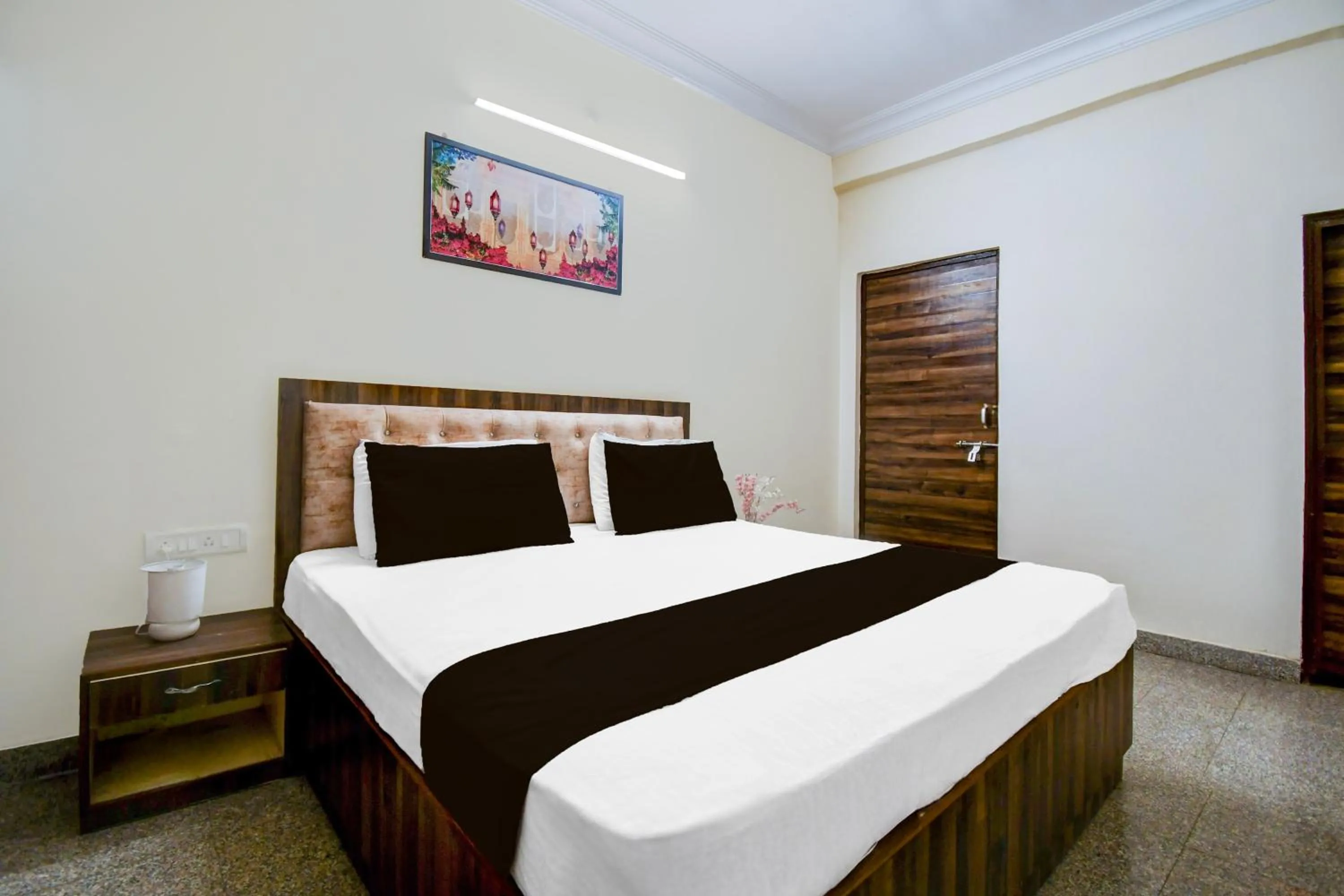 Hotel O Flagship vasundhara inn