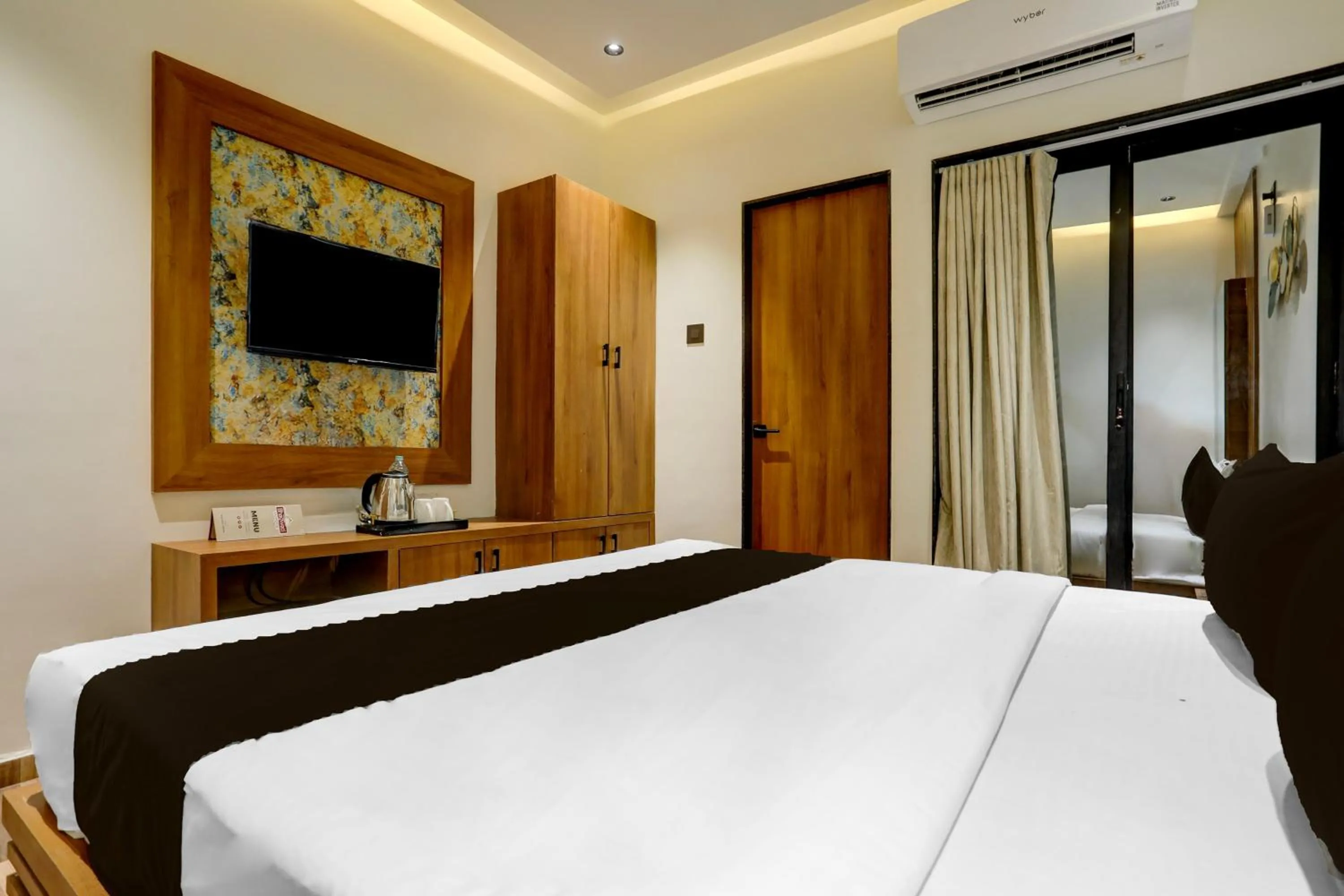 Bedroom, Bed in Hotel O The Infinity