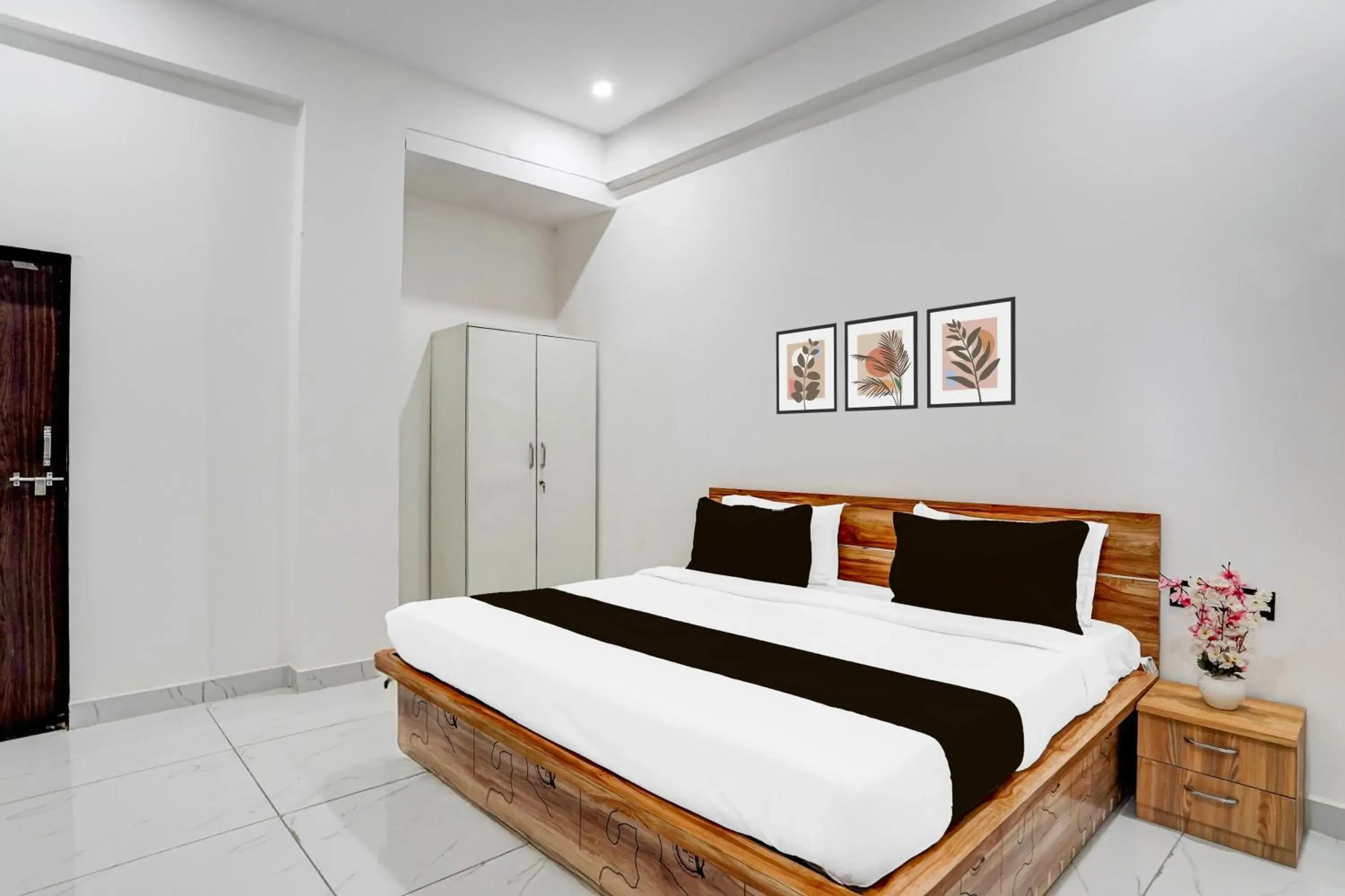 Classic Triple Room - single occupancy in Super Collection O Iskcon Temple Mansarovar Formerly Chinar Inn Classic Triple Room - single occupancy in Super Collection O Iskcon Temple Mansarovar Formerly Chinar Inn