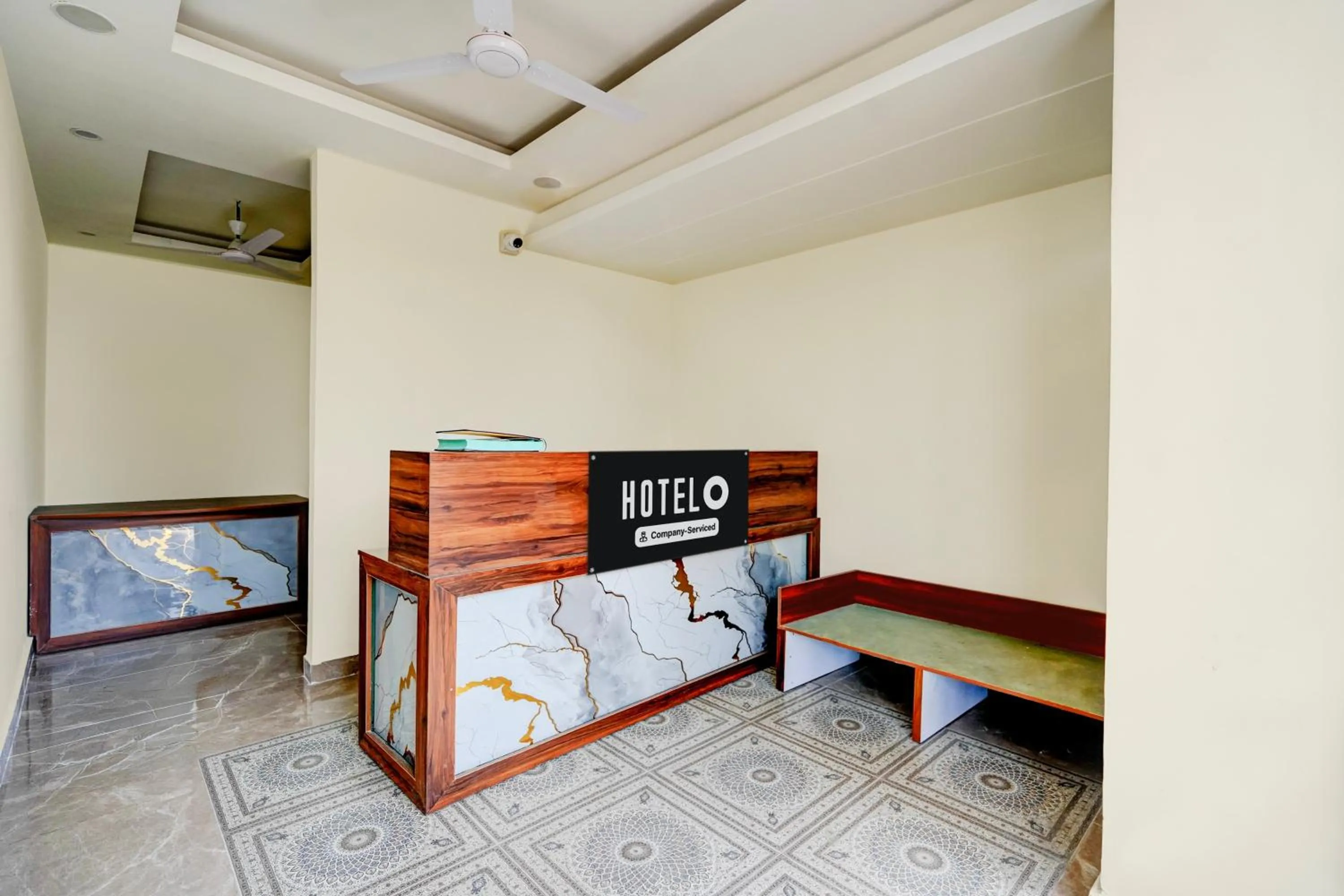 Lobby or reception, Bed in Hotel O Survey Chowk Bus Terminal Dehradun