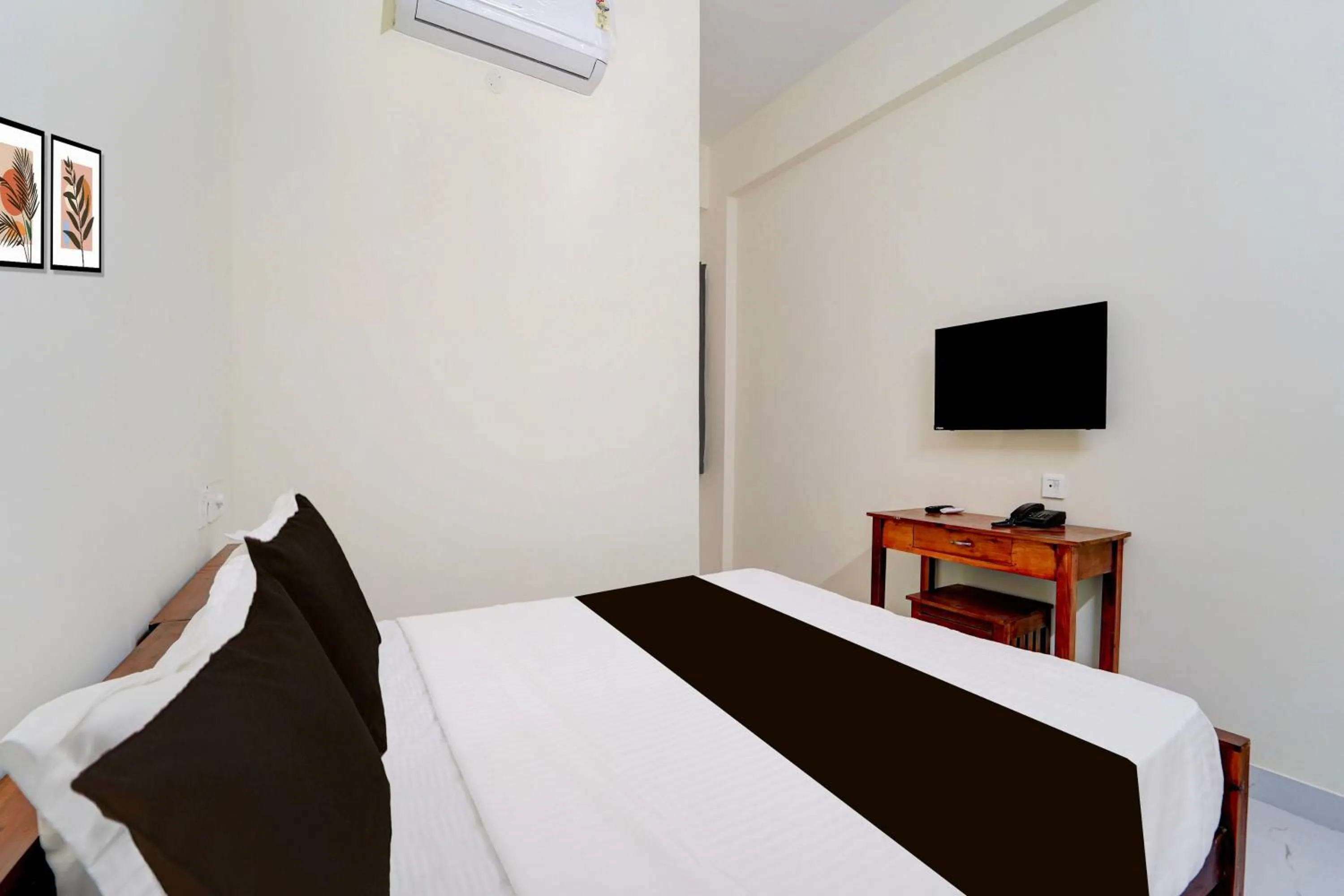 Bedroom, Bed in Super Collection O Prozone Mall Coimbatore Formerly Nira Residency