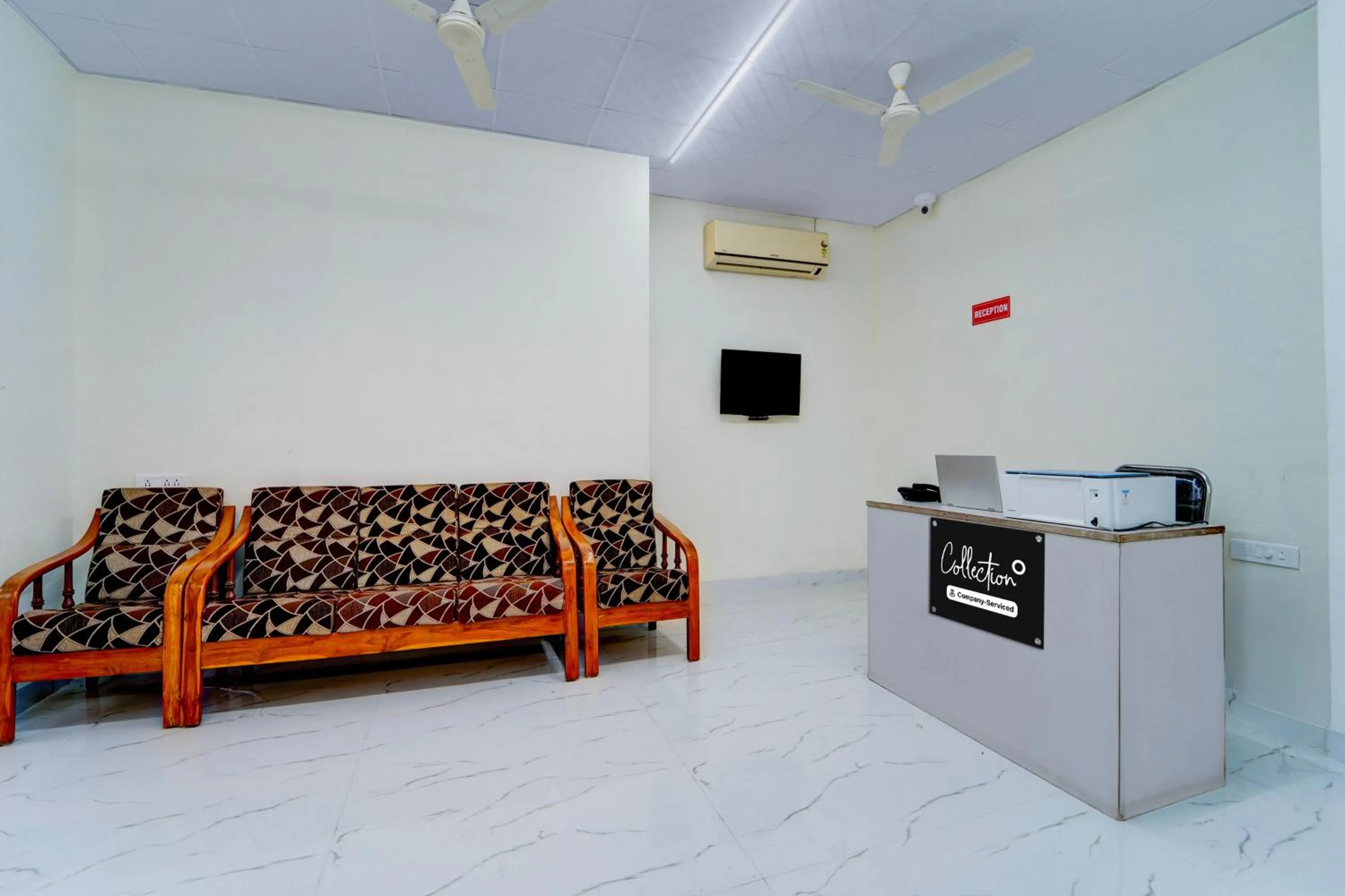 Lobby or reception in Super Collection O Prozone Mall Coimbatore Formerly Nira Residency