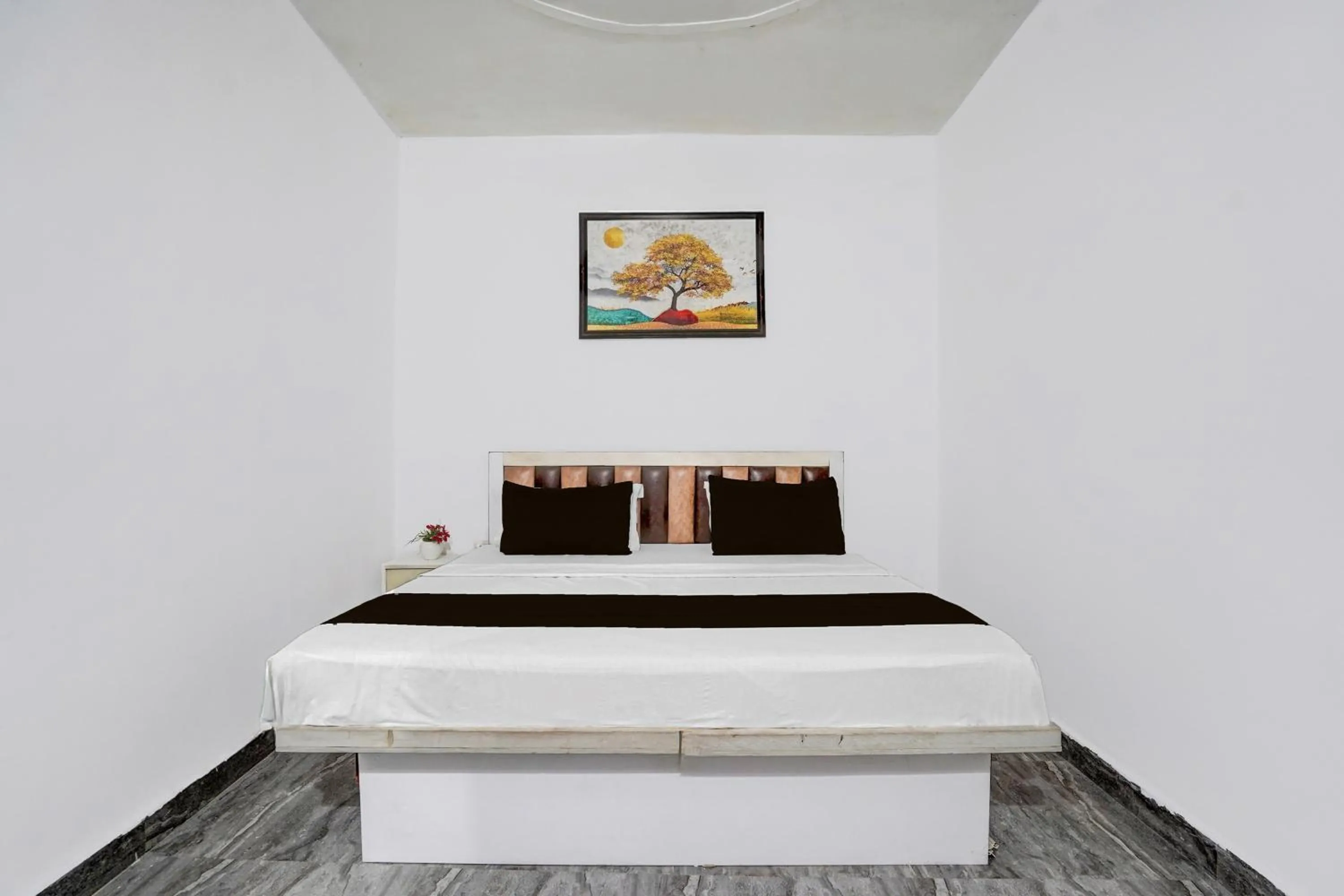 Classic Triple Room - single occupancy in Hotel O Sector 121 Gaur City Mall Noida Formerly Royal FNG