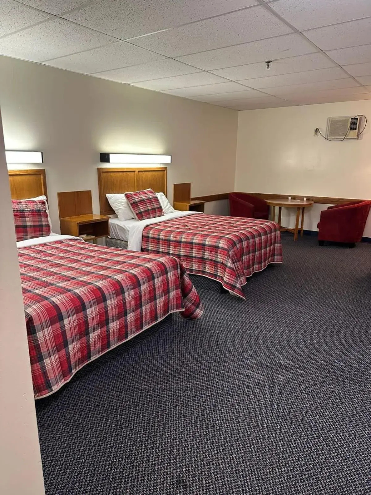 Deluxe Double Room in Maple Creek Motor Inn Deluxe Double Room in Maple Creek Motor Inn