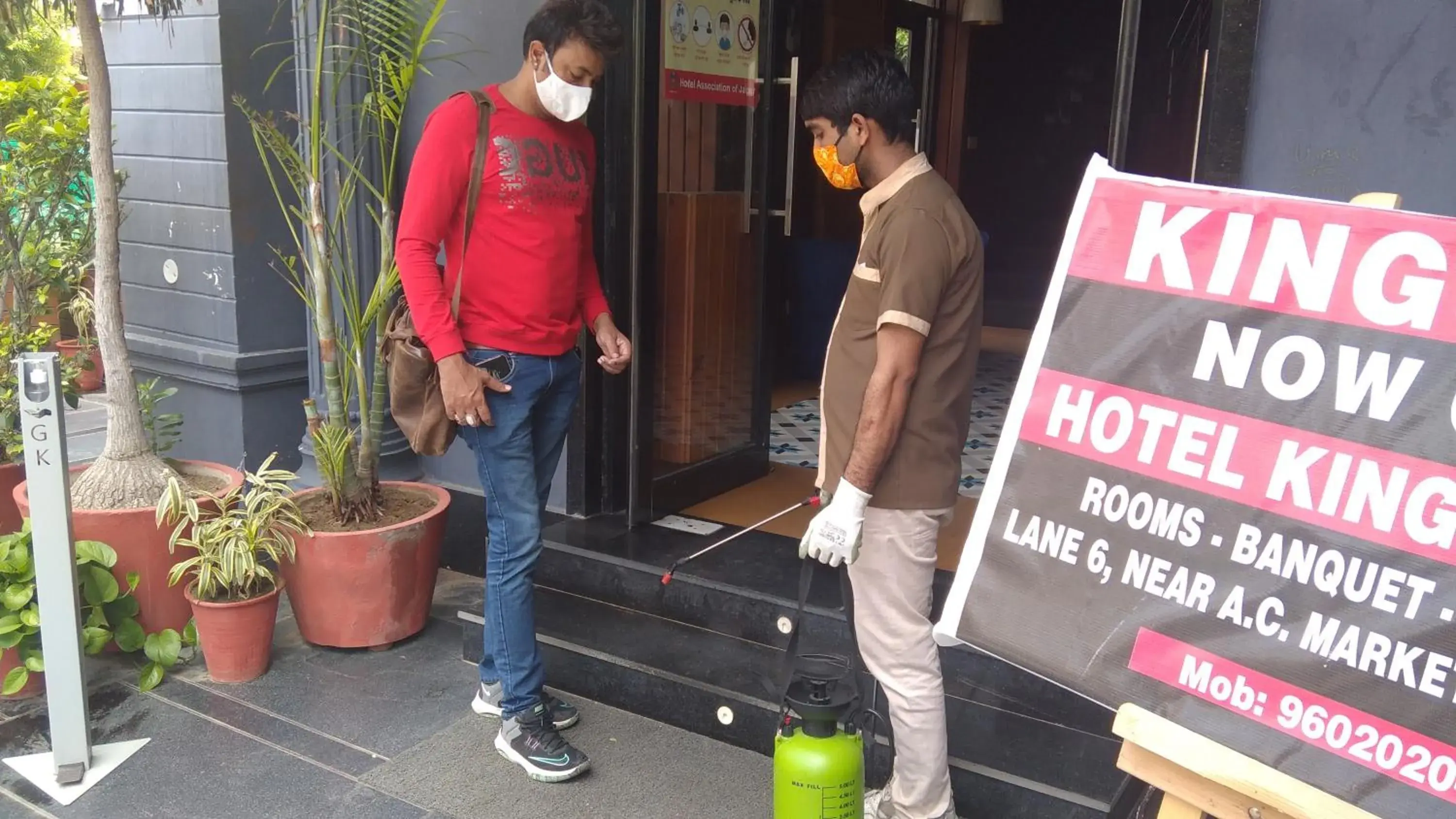 Facade/entrance in Hotel Kings Corner Facade/entrance in Hotel Kings Corner