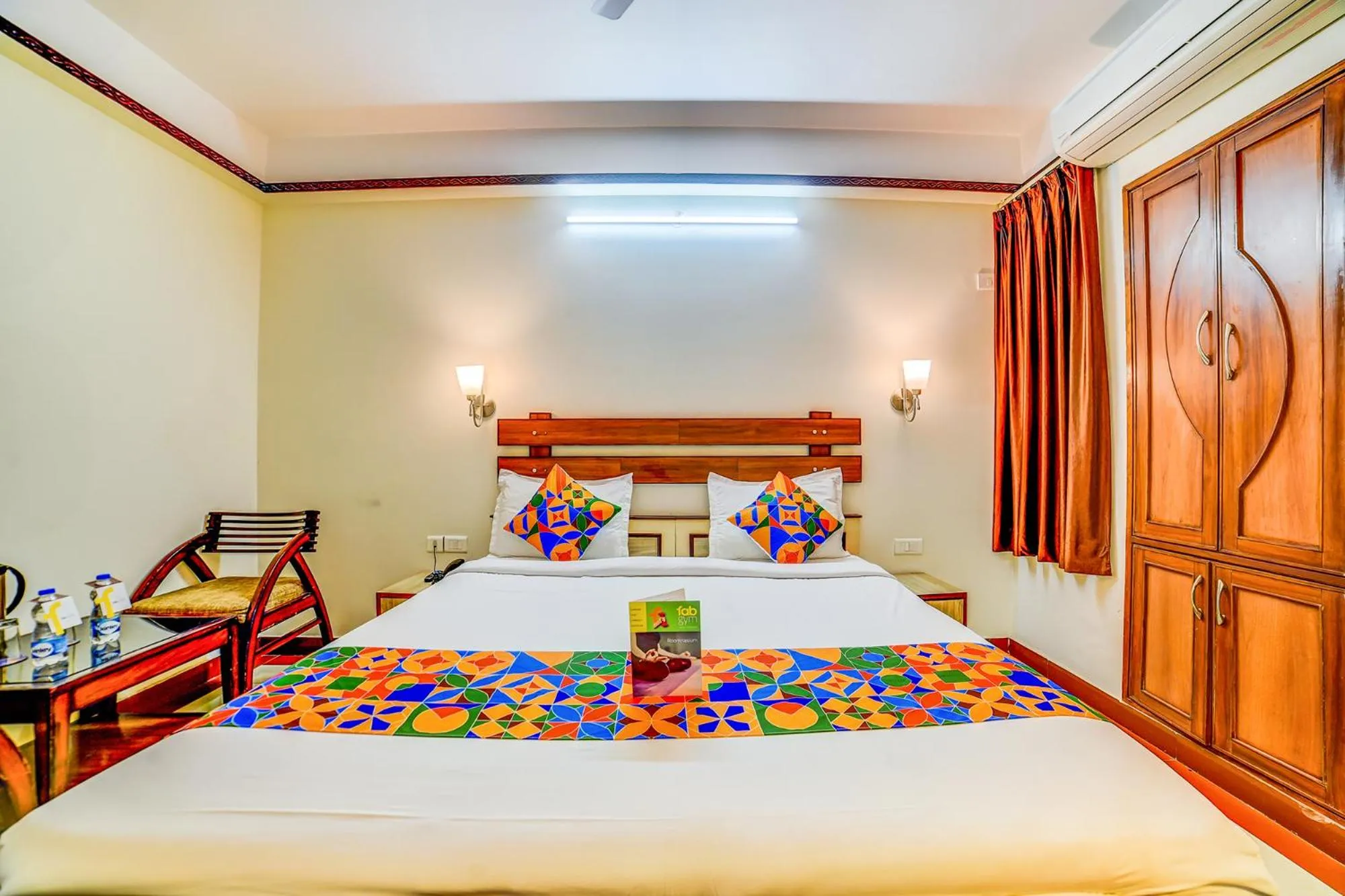 Bedroom, Bed in Hotel Kings Corner