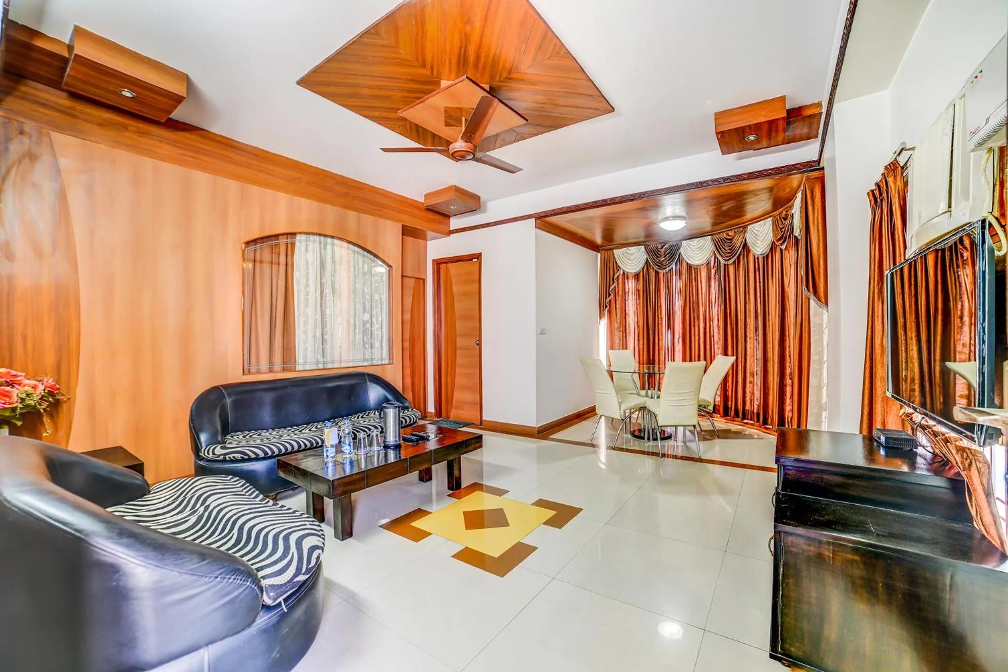 Seating area in Hotel Kings Corner