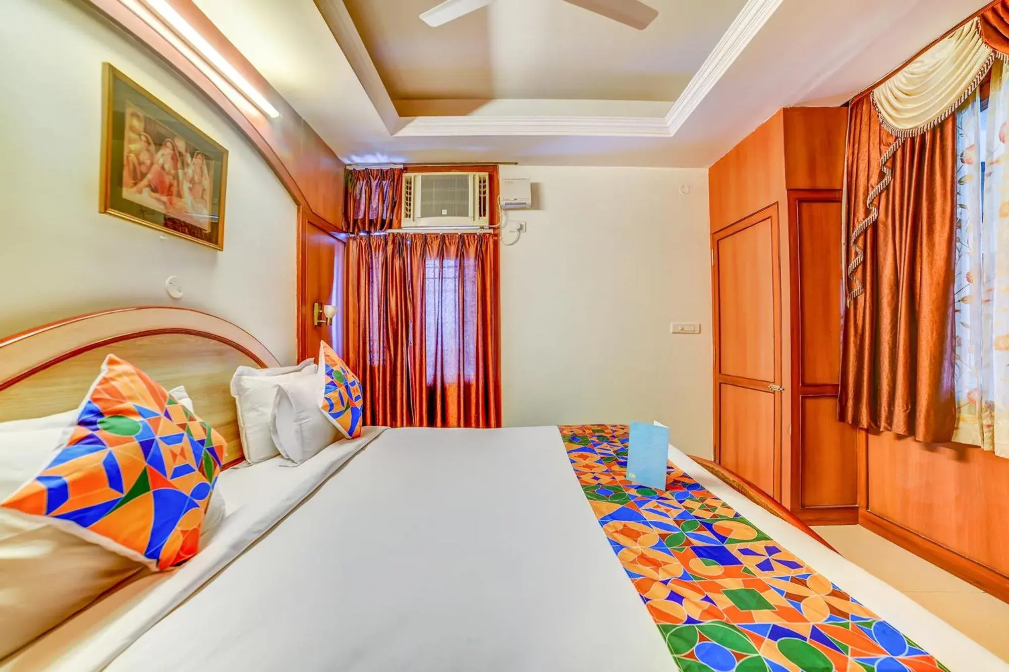 Bedroom, Bed in Hotel Kings Corner Bedroom, Bed in Hotel Kings Corner