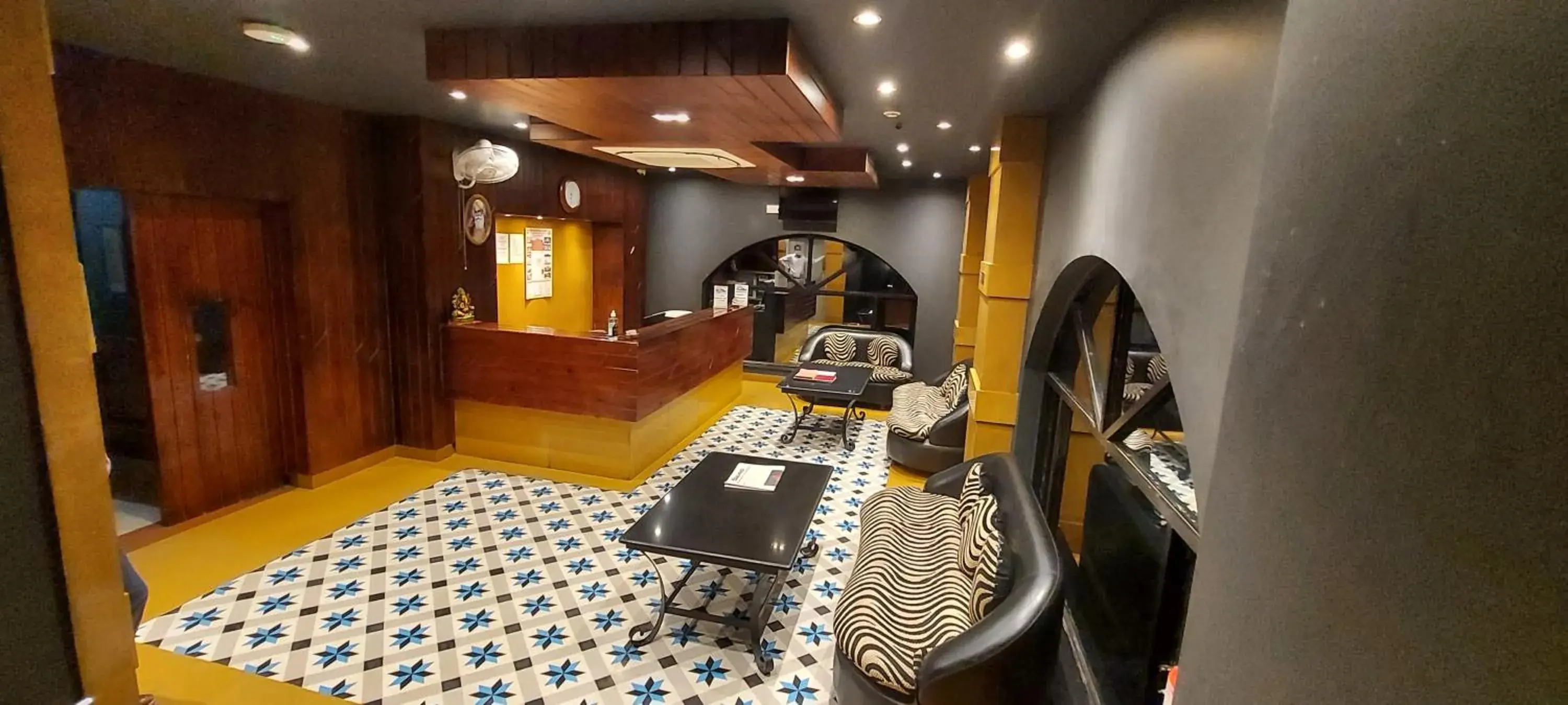 Lobby or reception in Hotel Kings Corner Lobby or reception in Hotel Kings Corner