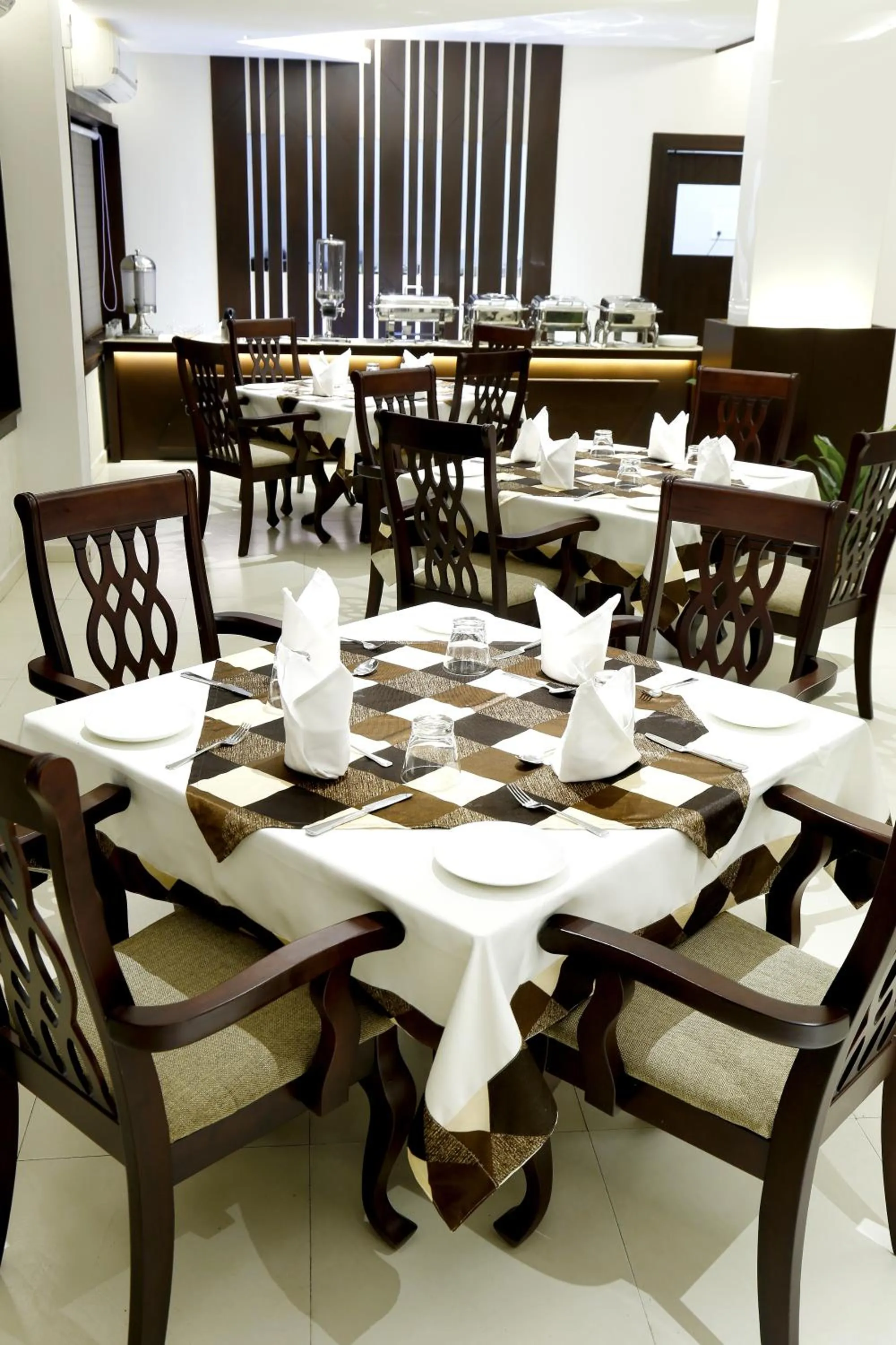 Restaurant/places to eat in Rydges Inn