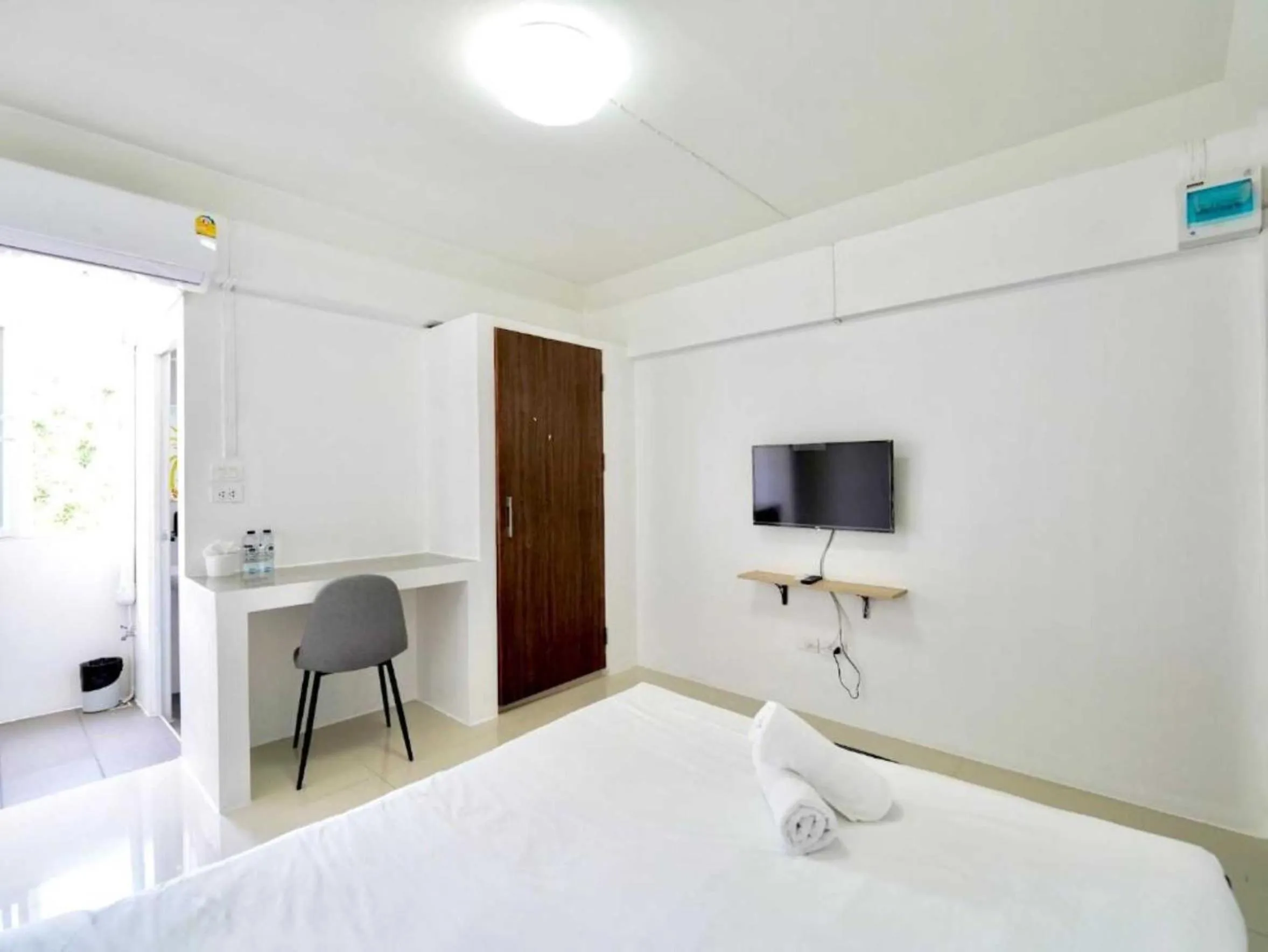Bedroom, Bed in RQ Suvarnabhumi Airport by Collection O