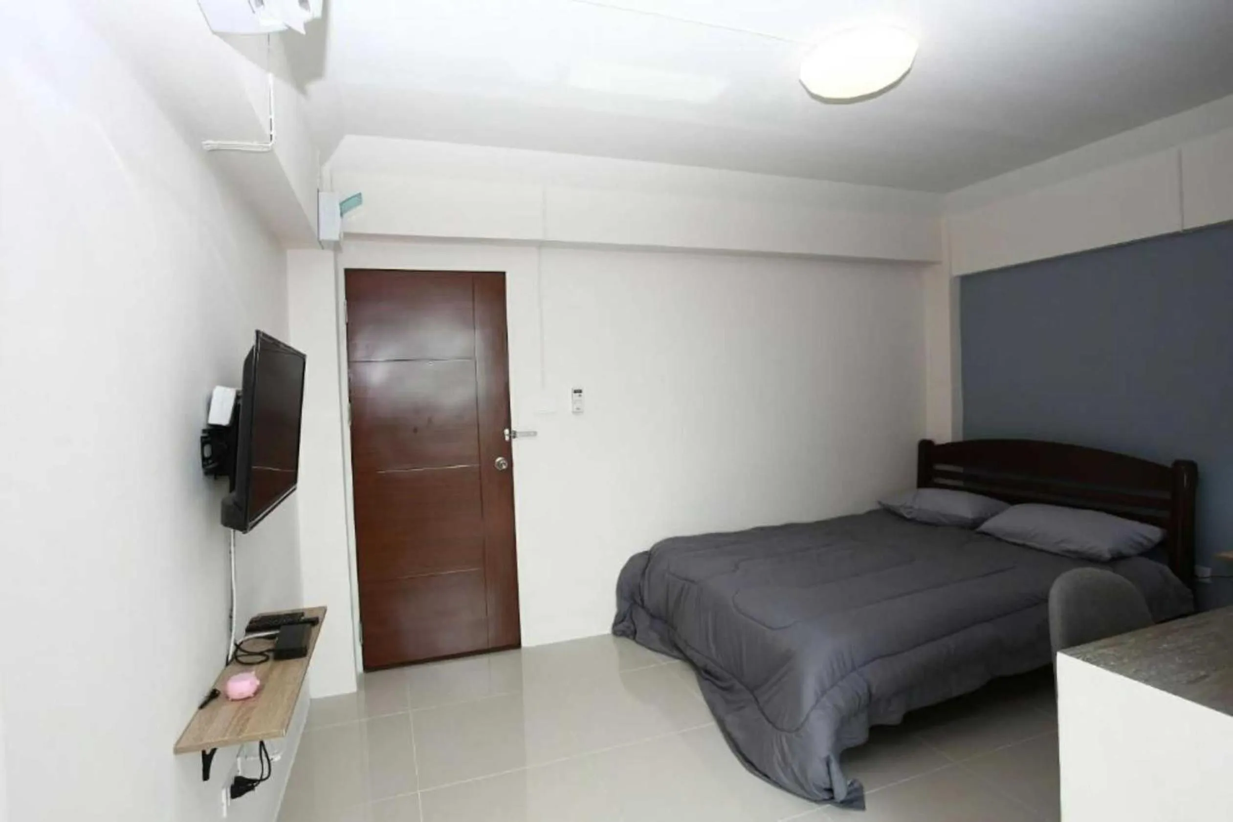 Bedroom, Bed in RQ Suvarnabhumi Airport by Collection O