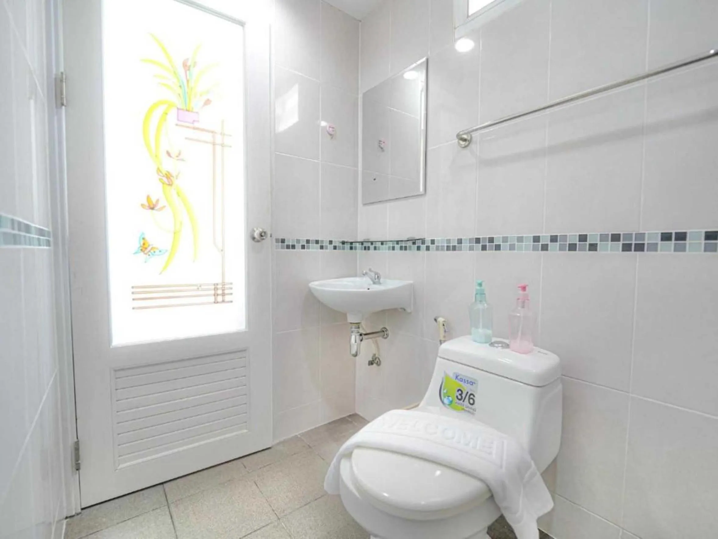 Bathroom in RQ Suvarnabhumi Airport by Collection O