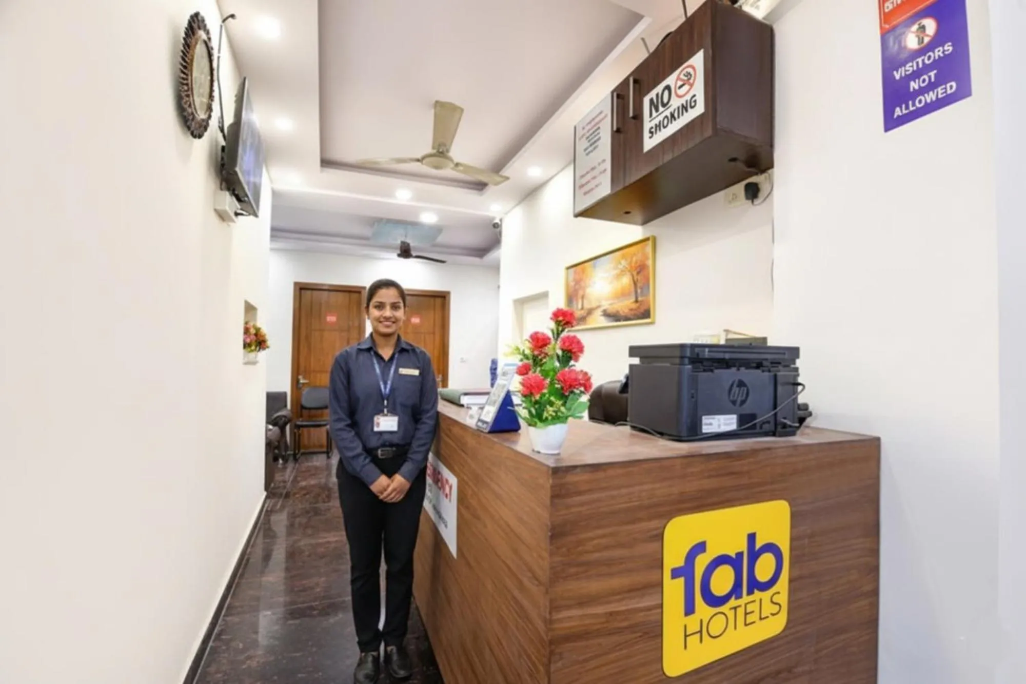 FabHotel NP International - Nehru Place Market