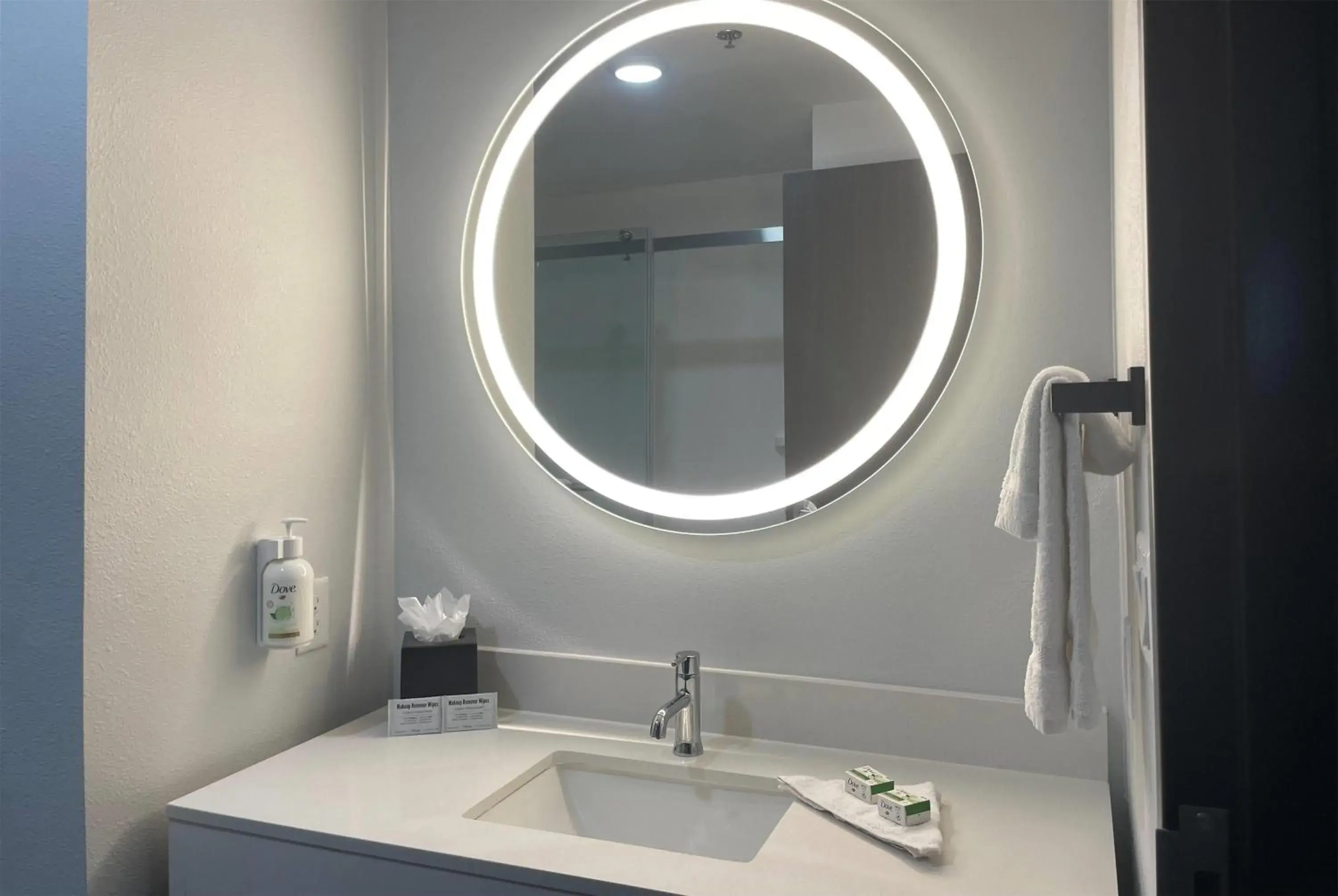 Bathroom in La Quinta Inn & Suites by Wyndham Olive Branch Bathroom in La Quinta Inn & Suites by Wyndham Olive Branch