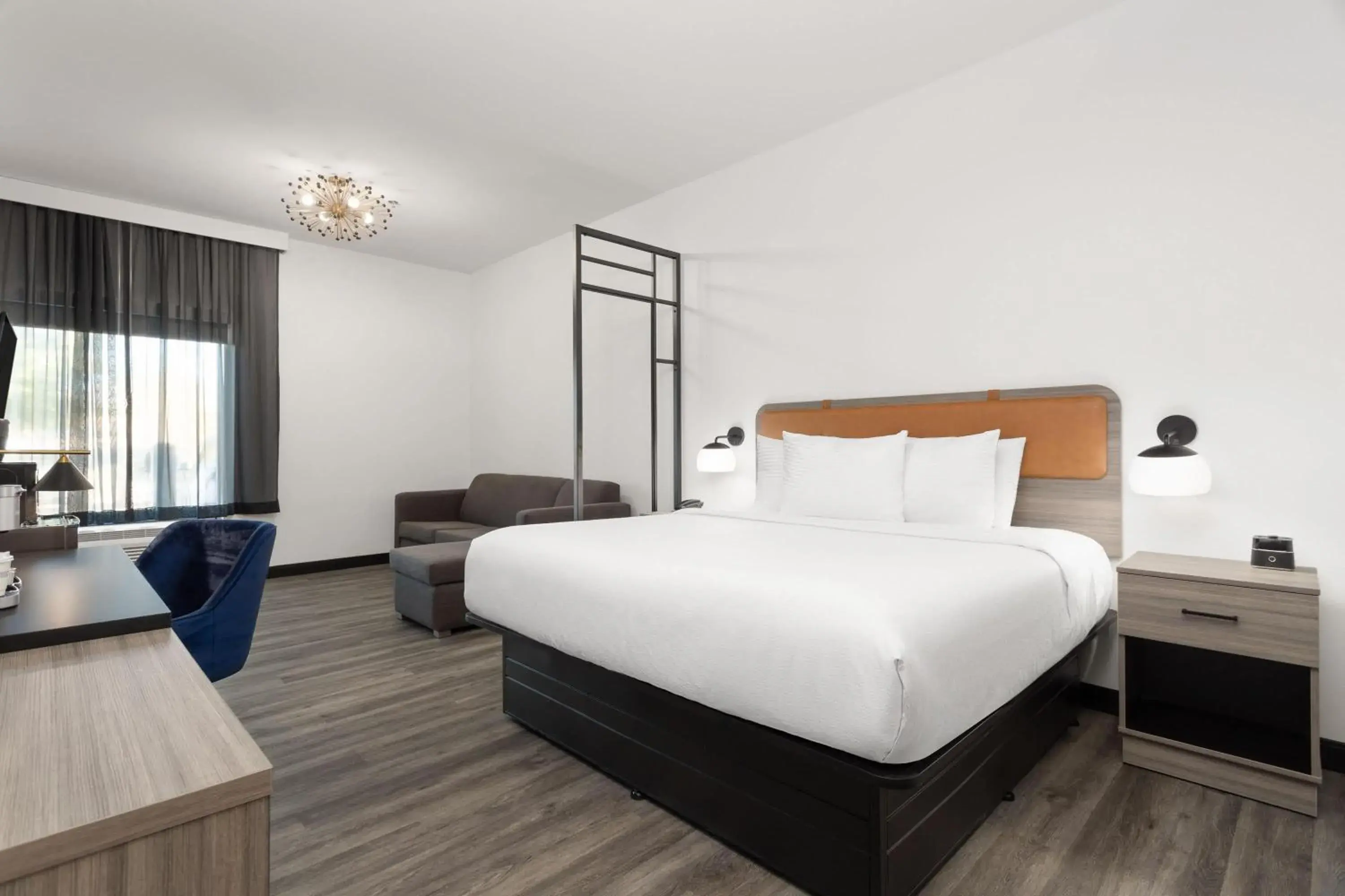 Photo of the whole room, Bed in La Quinta Inn & Suites by Wyndham Olive Branch Photo of the whole room, Bed in La Quinta Inn & Suites by Wyndham Olive Branch