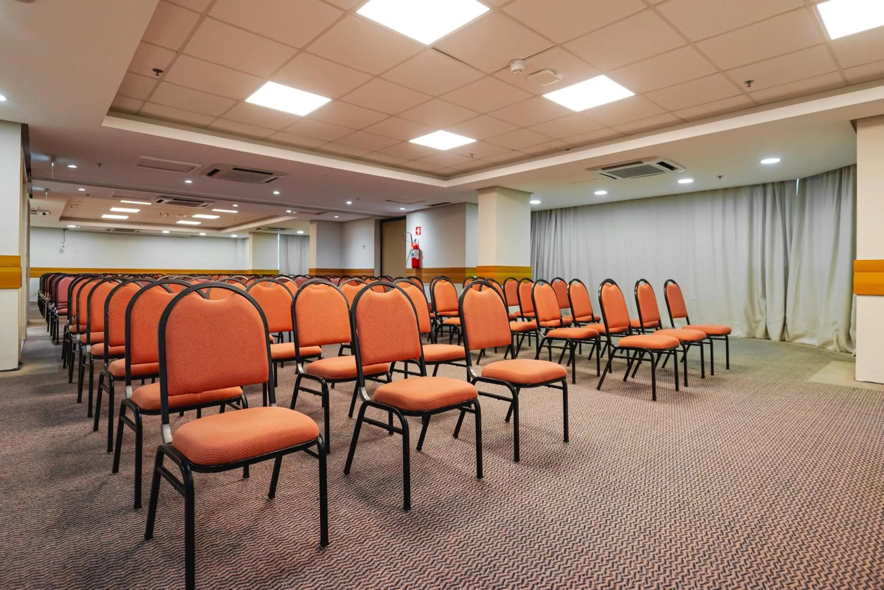 Meeting/conference room in Ibis Styles Macaé