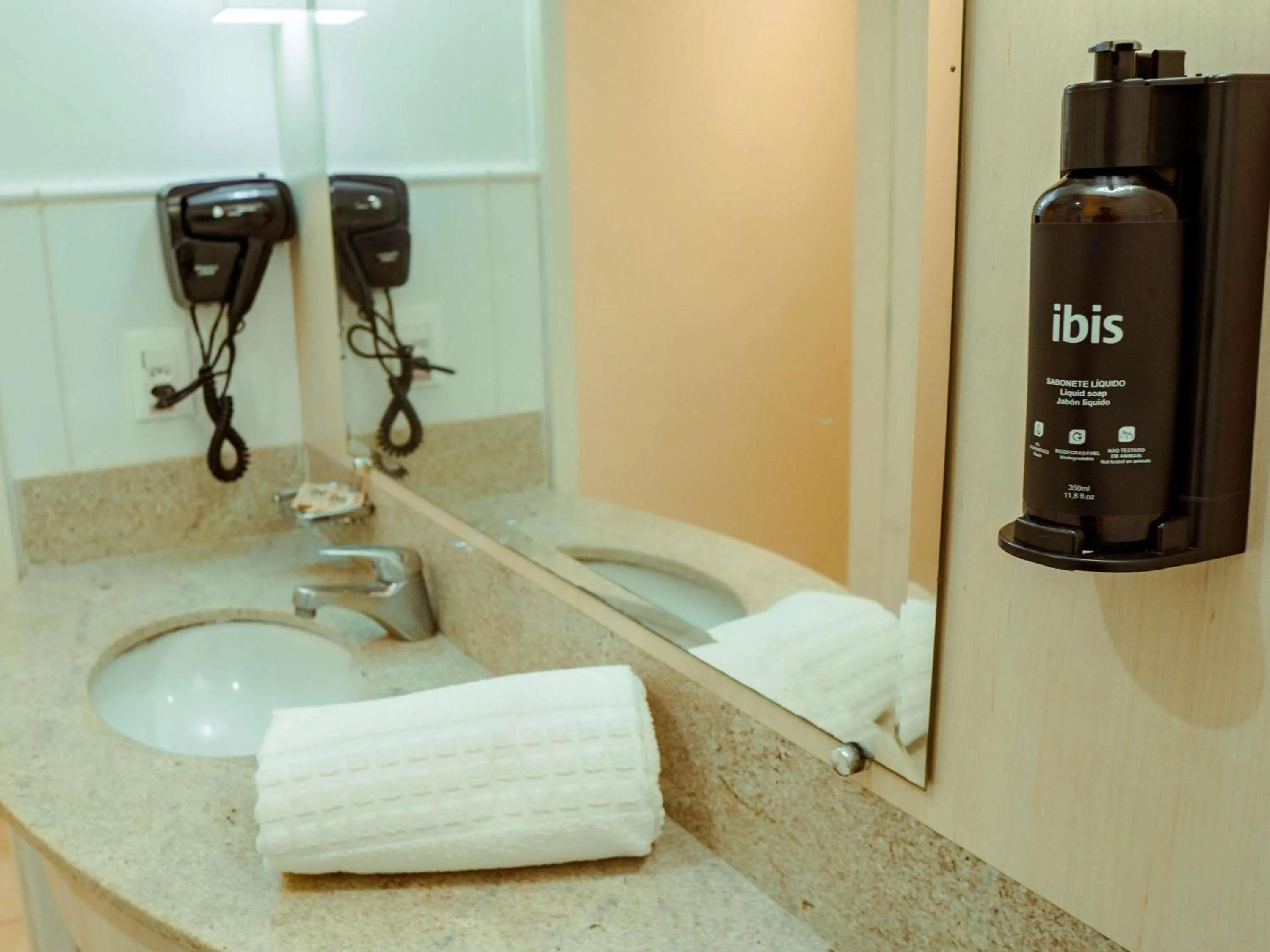 Bedroom in Ibis Styles Macaé