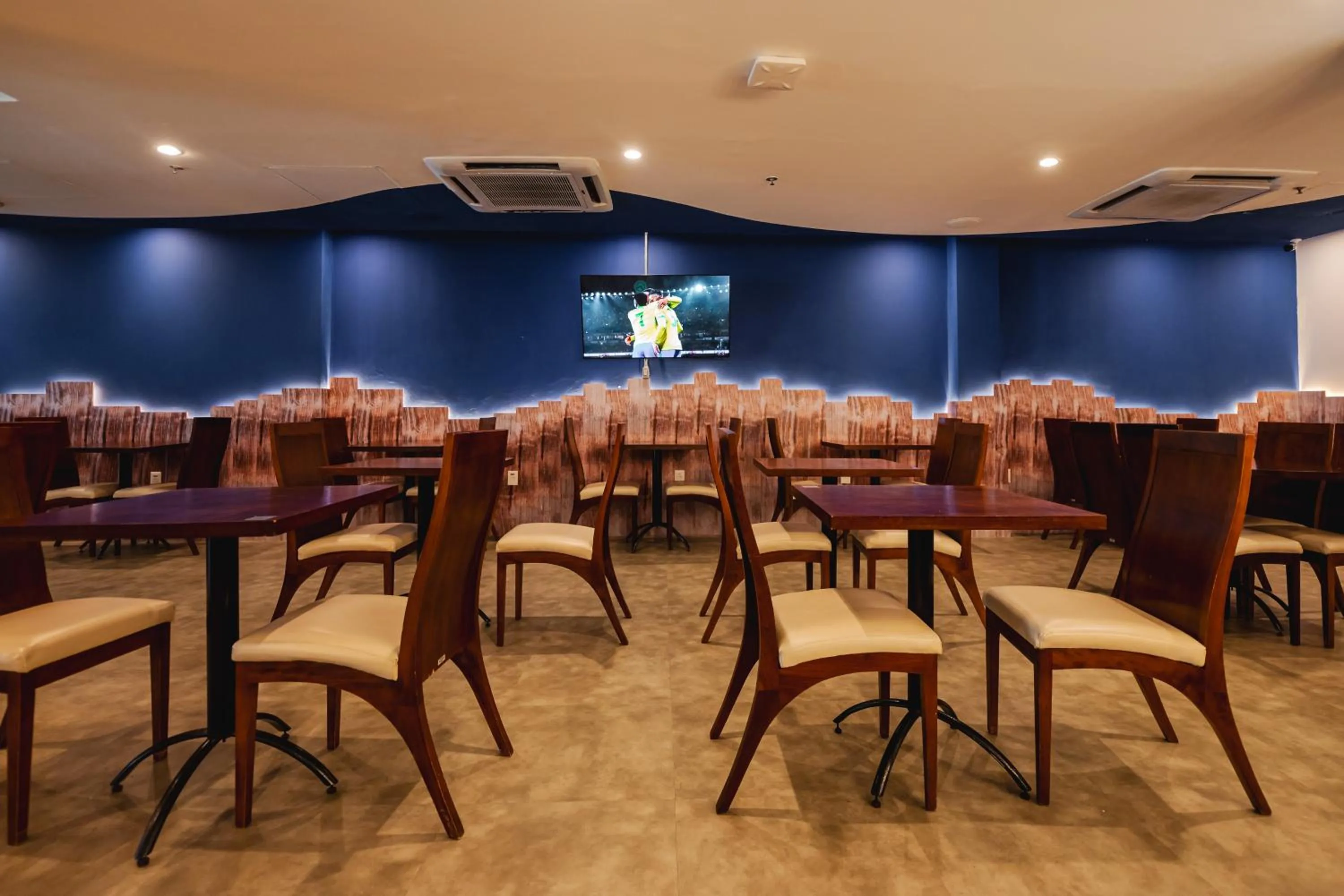 Restaurant/places to eat in Ibis Styles Macaé