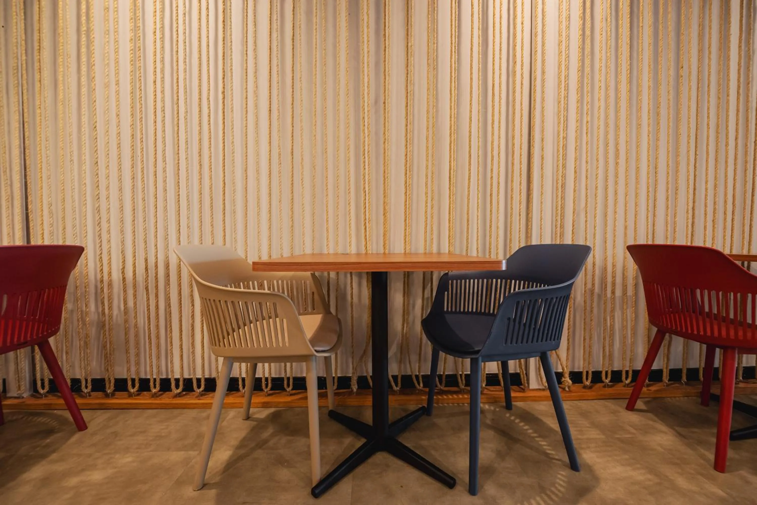 Dining area in Ibis Styles Macaé