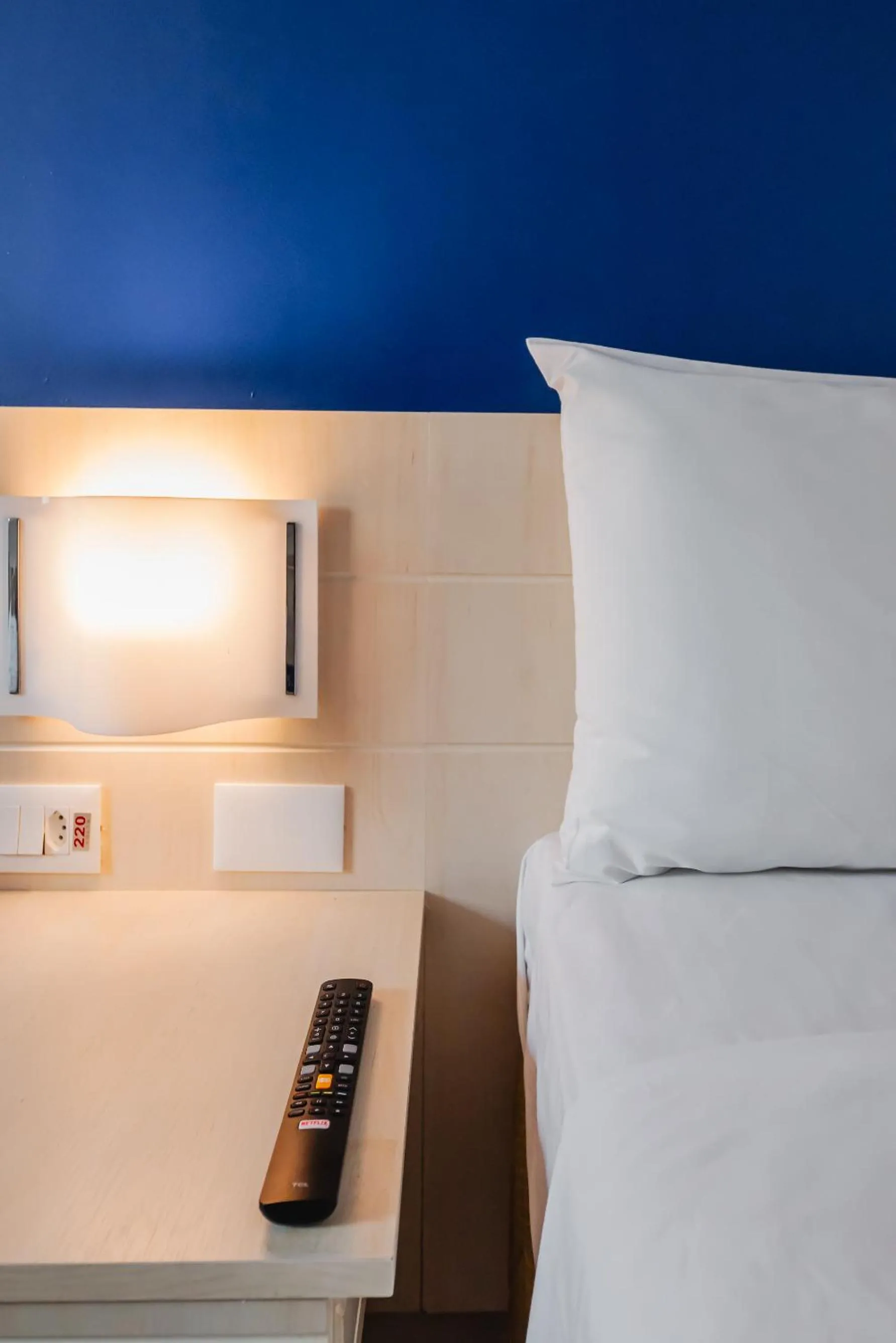 TV and multimedia, Bed in Ibis Styles Macaé