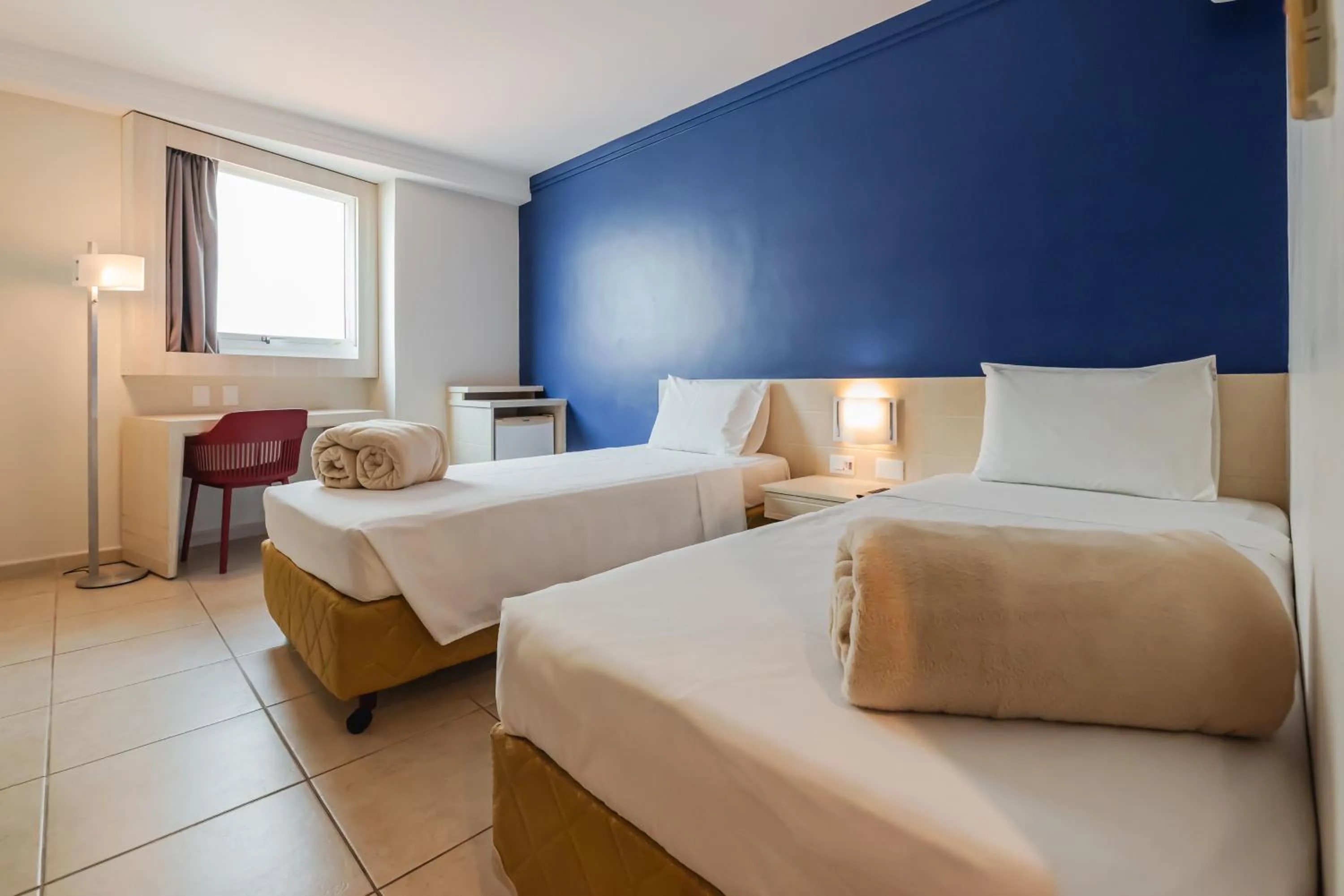 Photo of the whole room, Bed in Ibis Styles Macaé