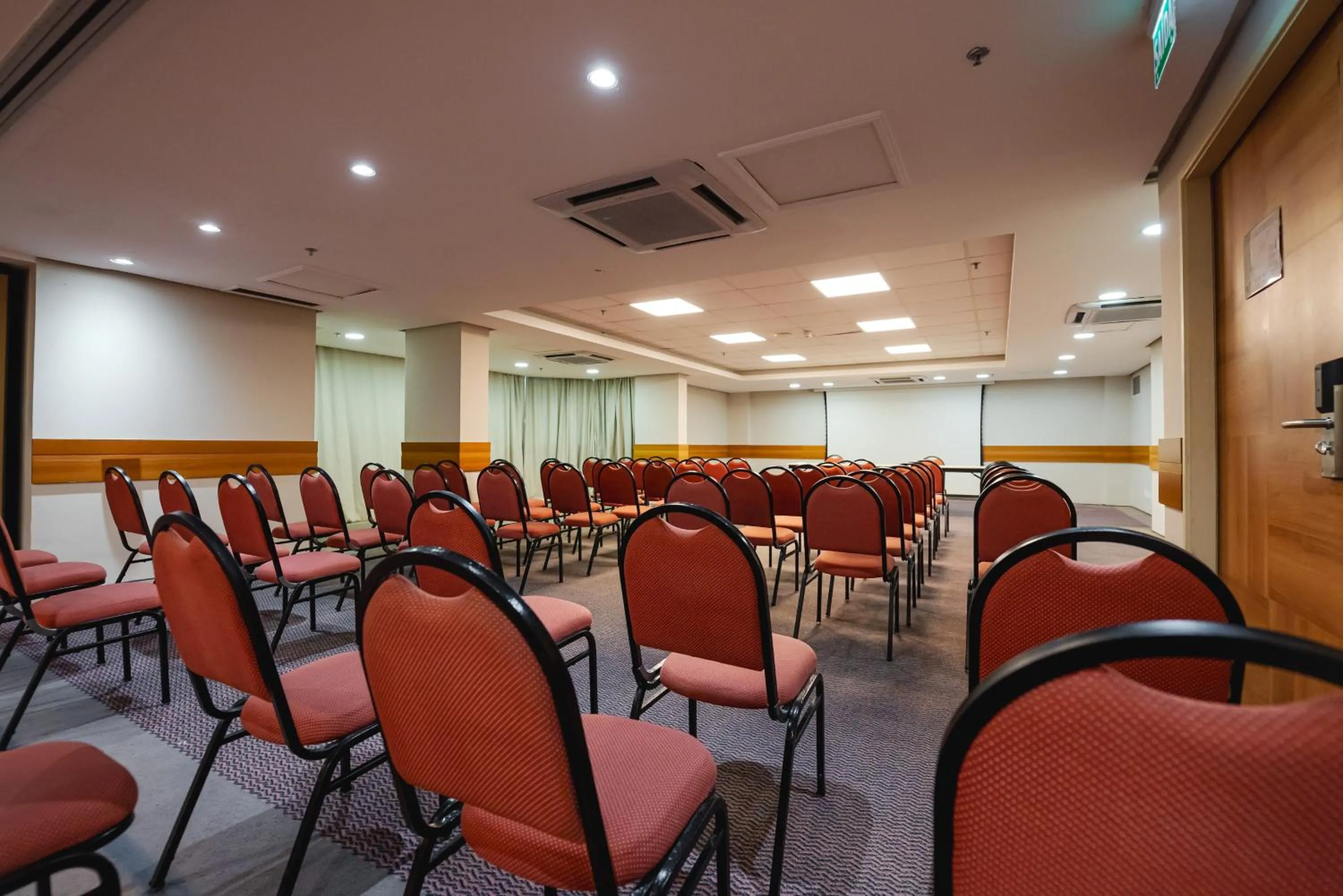 Meeting/conference room in Ibis Styles Macaé