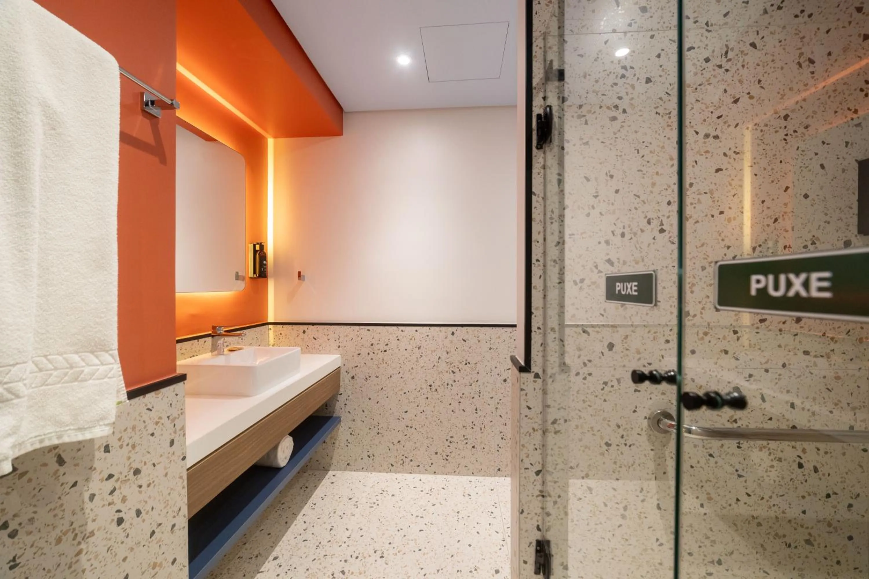 Bathroom in ibis Styles Fortaleza Shopping Giga Mall