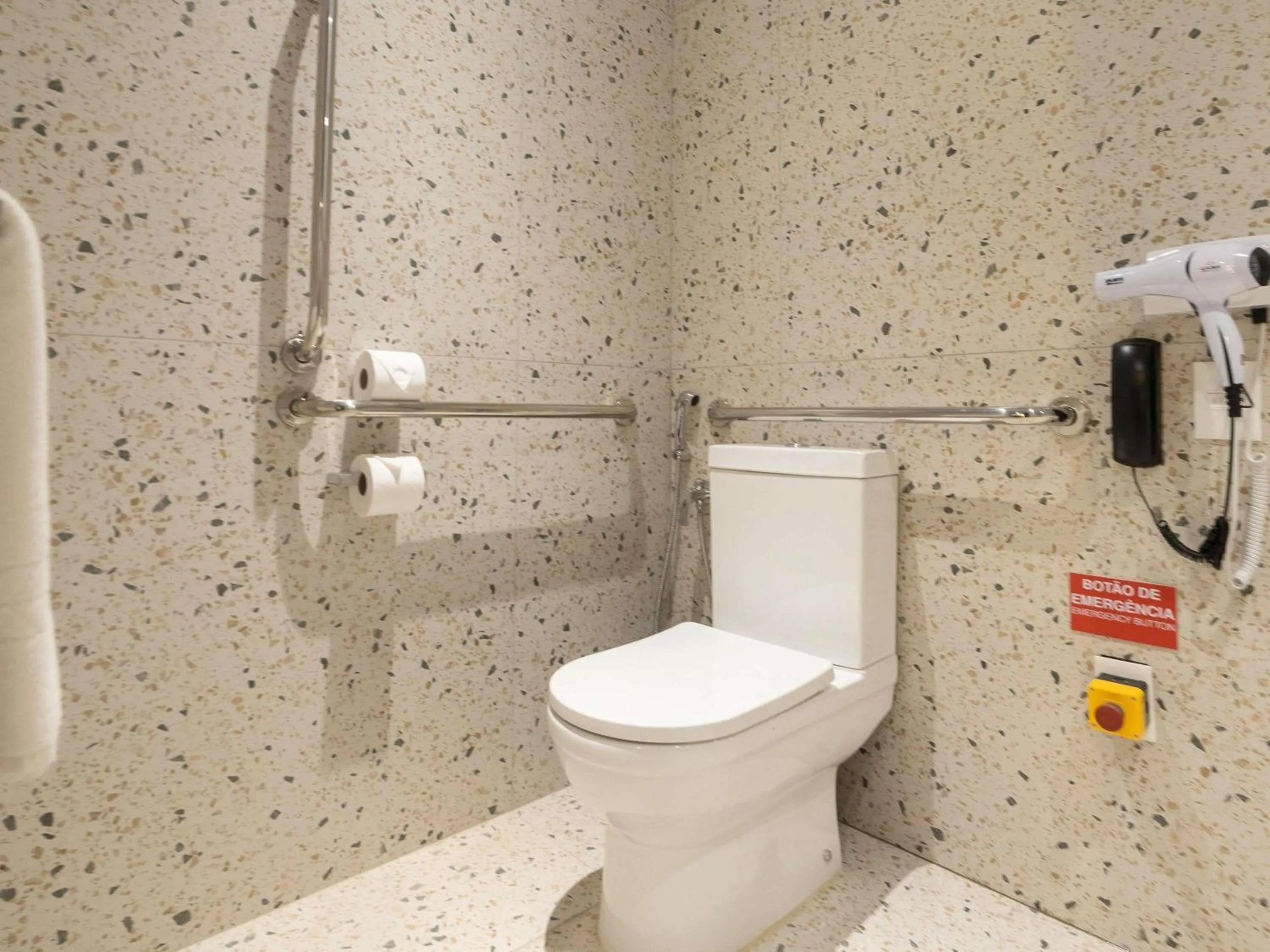 Bedroom in ibis Styles Fortaleza Shopping Giga Mall