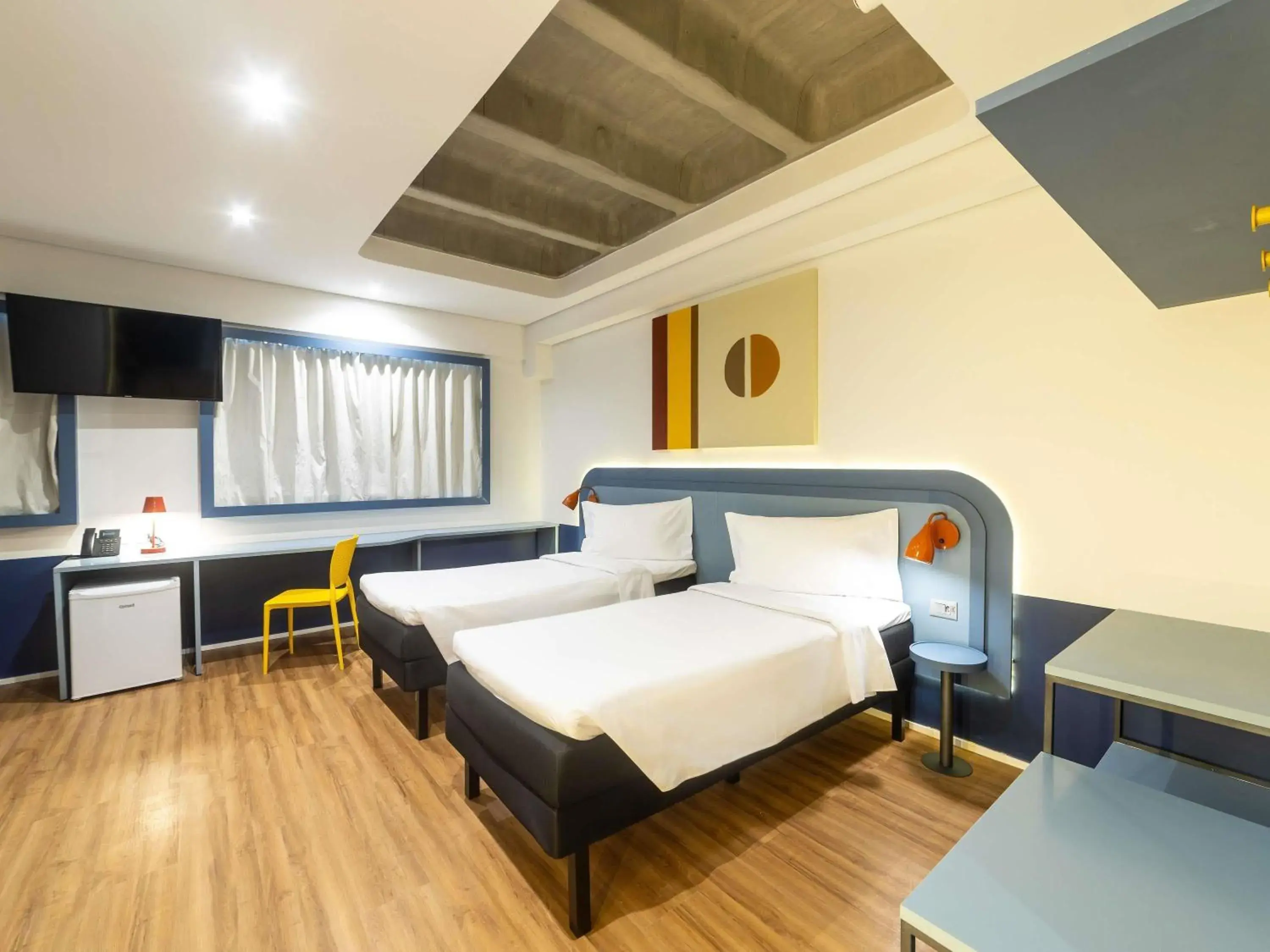 Standard Room with One Double Bed and Two Single Beds in ibis Styles Fortaleza Shopping Giga Mall Standard Room with One Double Bed and Two Single Beds in ibis Styles Fortaleza Shopping Giga Mall