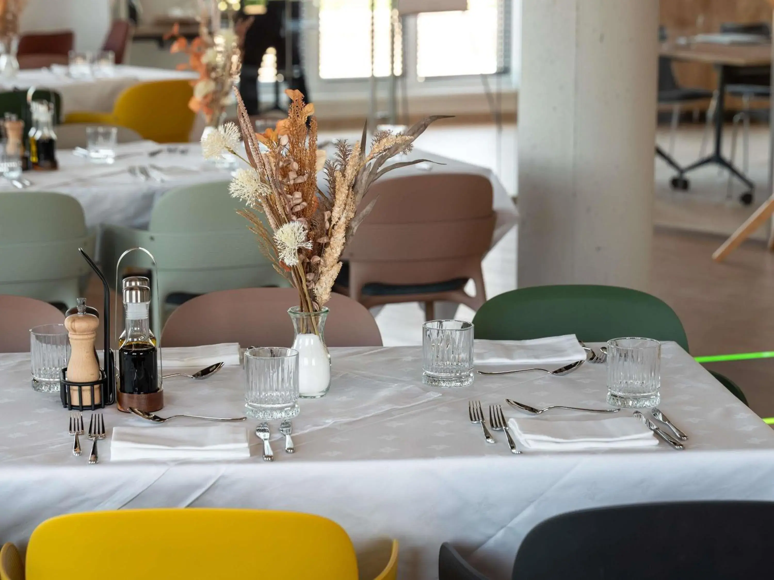 Restaurant/places to eat in ibis Styles Debrecen Airport Restaurant/places to eat in ibis Styles Debrecen Airport