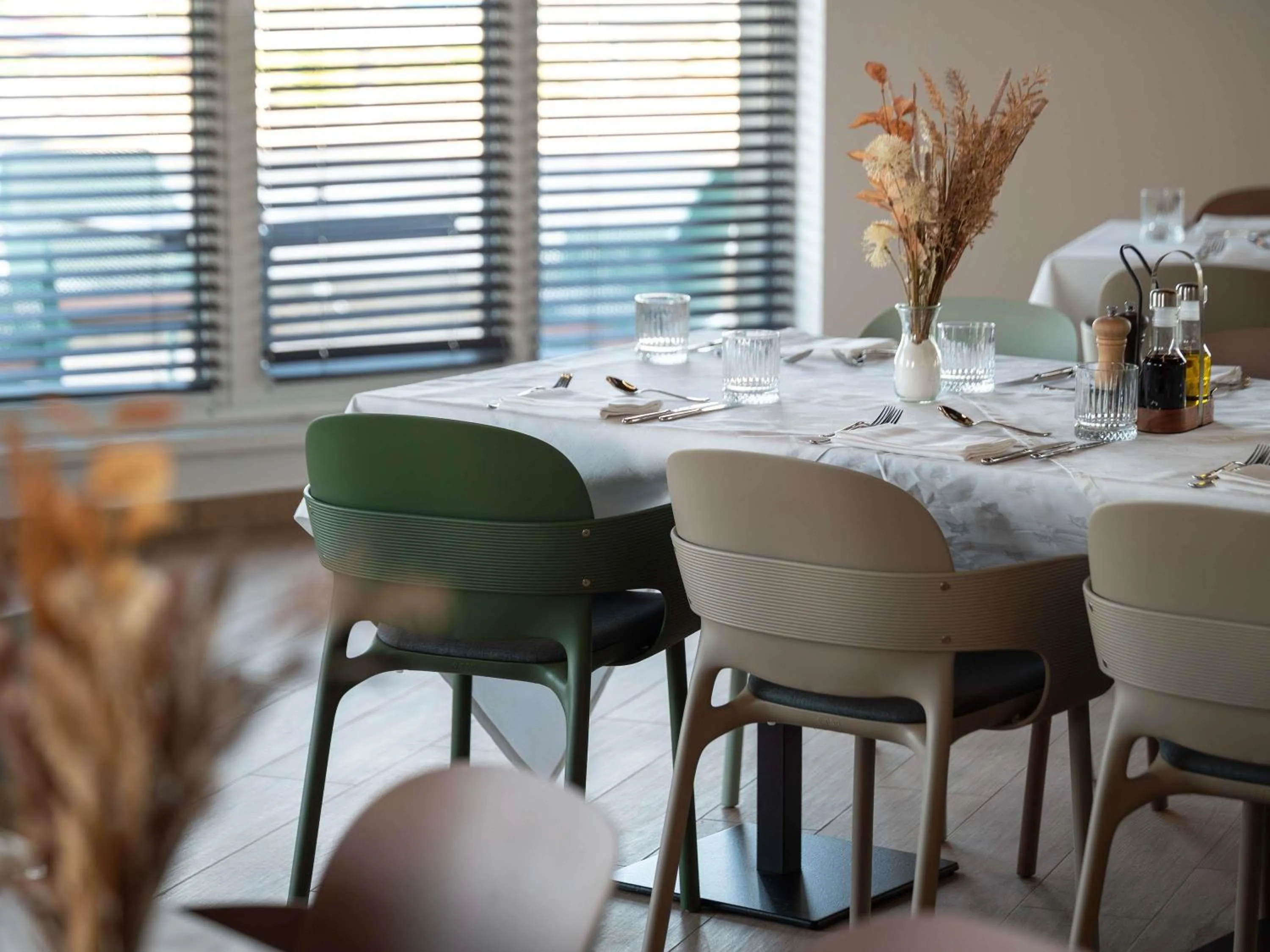 Restaurant/places to eat in ibis Styles Debrecen Airport