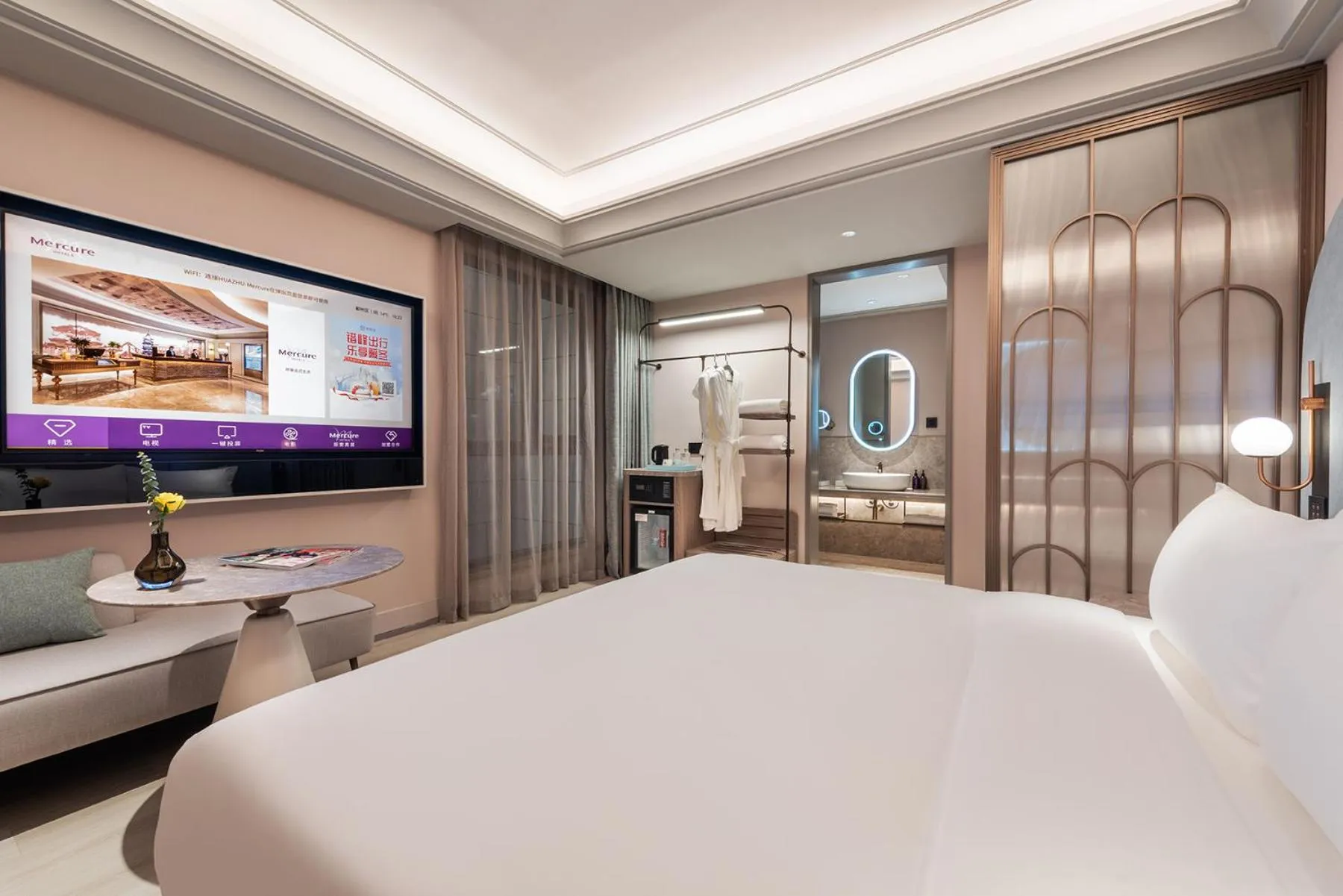 Bed in Mercure Ningbo Yinzhou