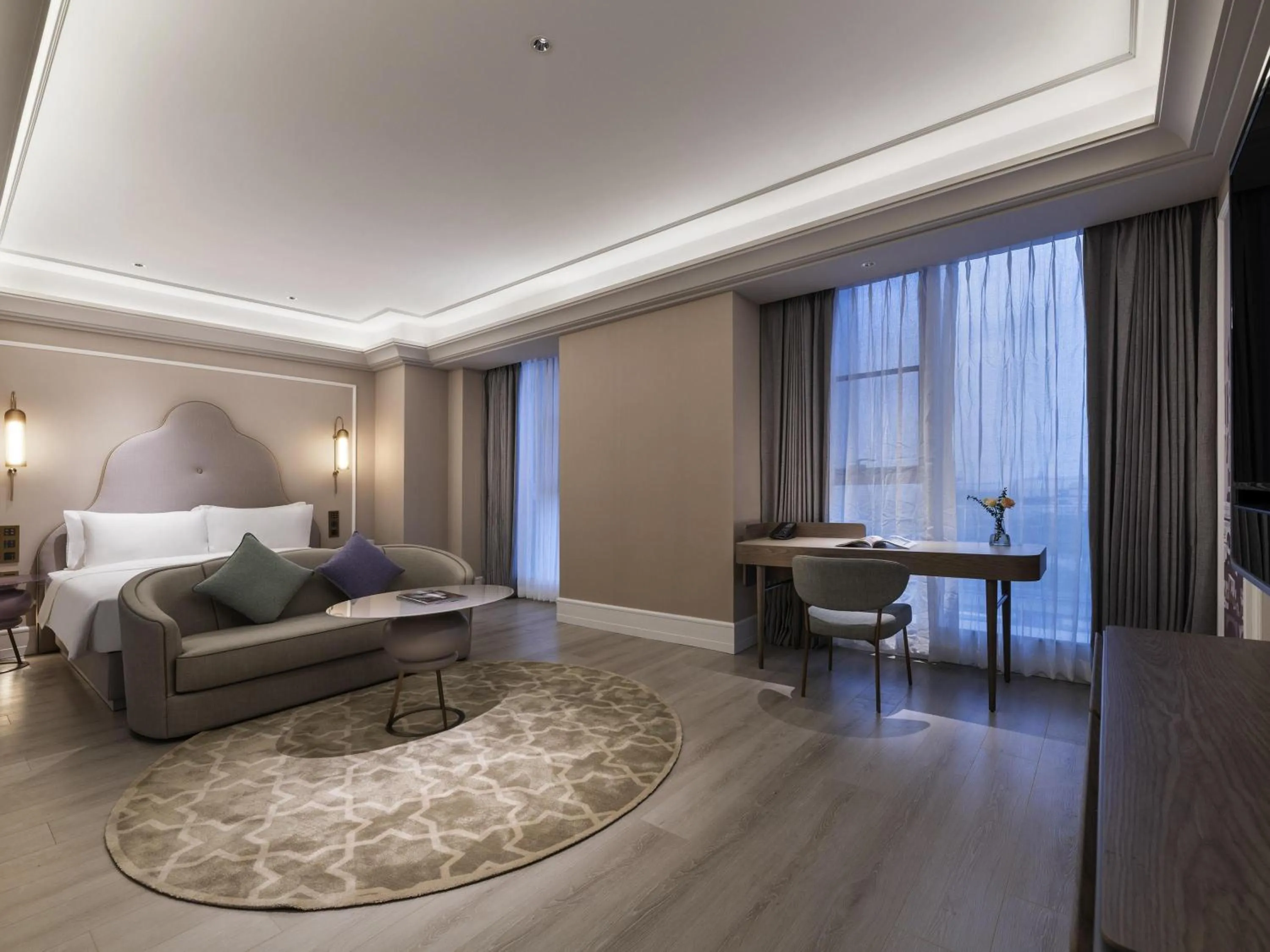 Bedroom, Bed in Mercure Shanghai Waigaoq Free Trade Zone