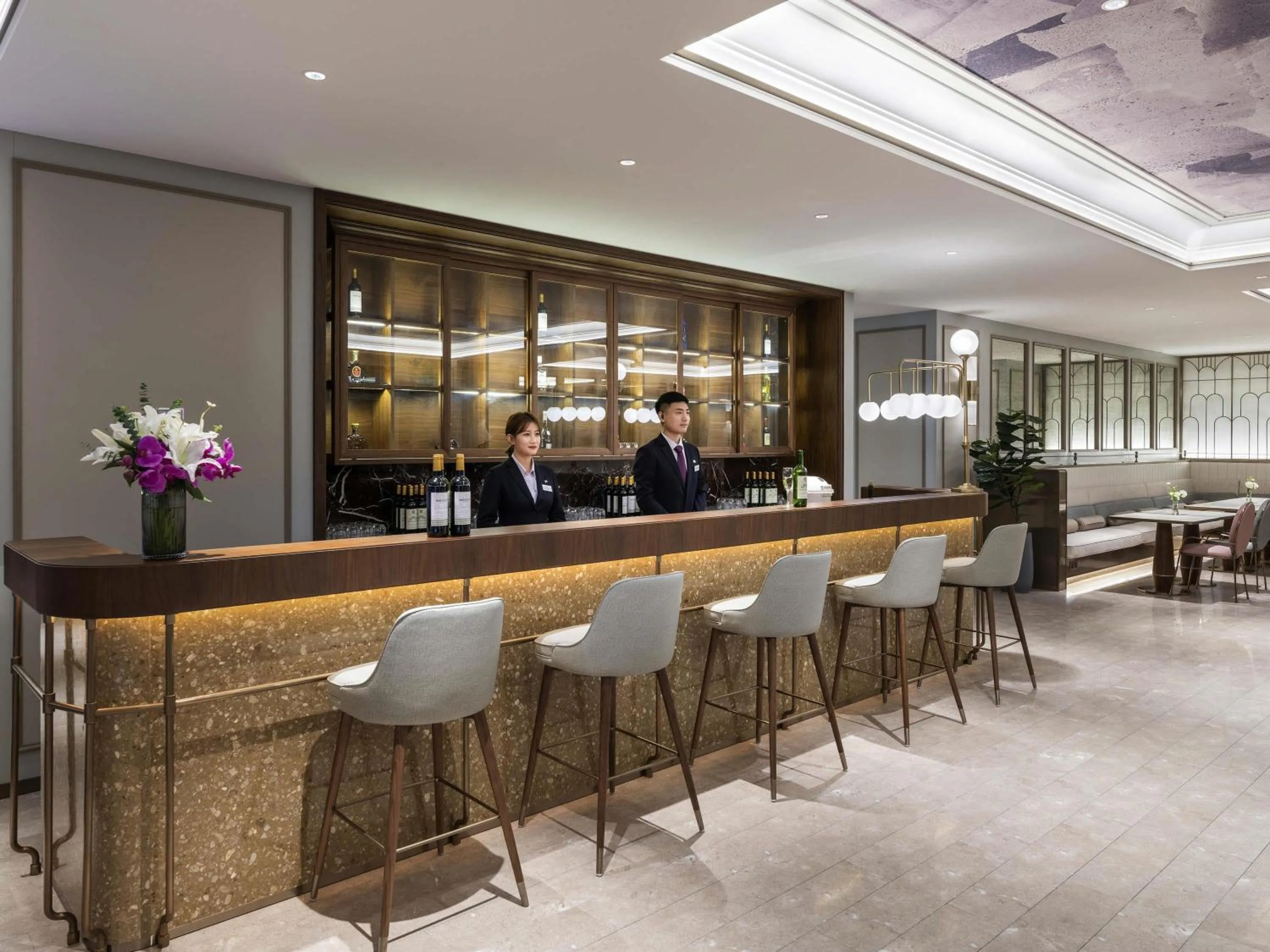 Lounge or bar in Mercure Shanghai Waigaoq Free Trade Zone