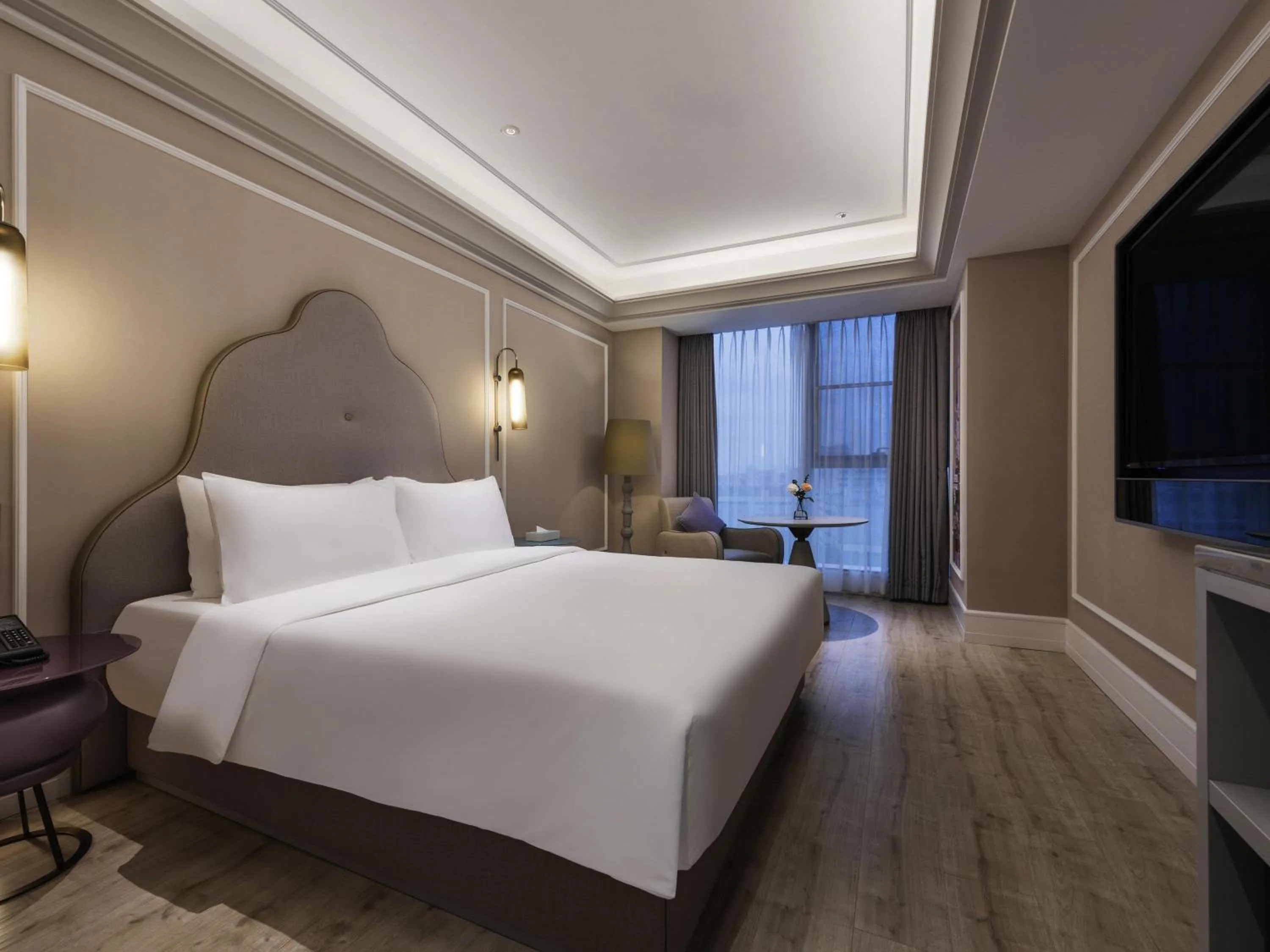 Bedroom in Mercure Shanghai Waigaoq Free Trade Zone