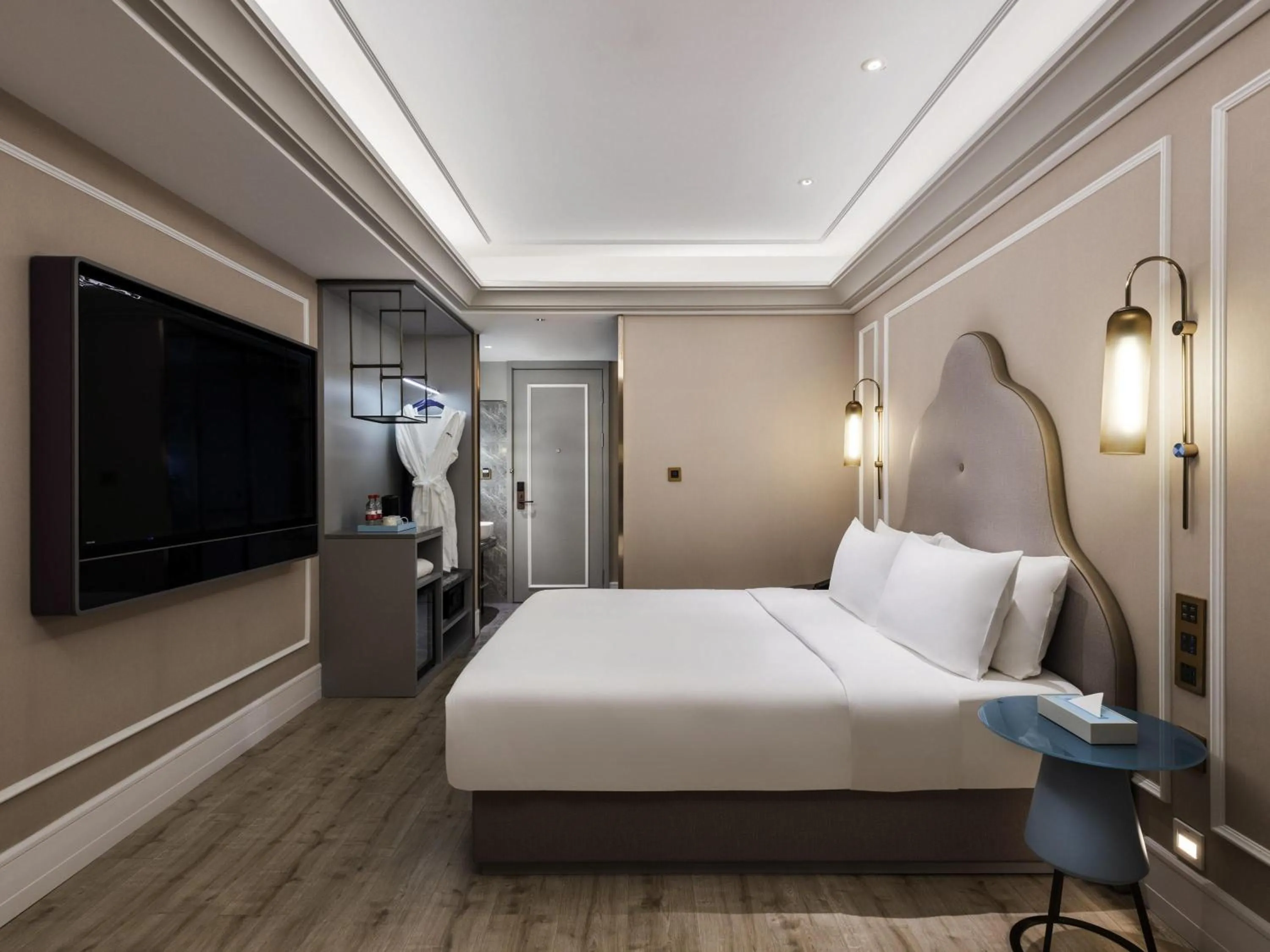 Bedroom, Bed in Mercure Shanghai Waigaoq Free Trade Zone