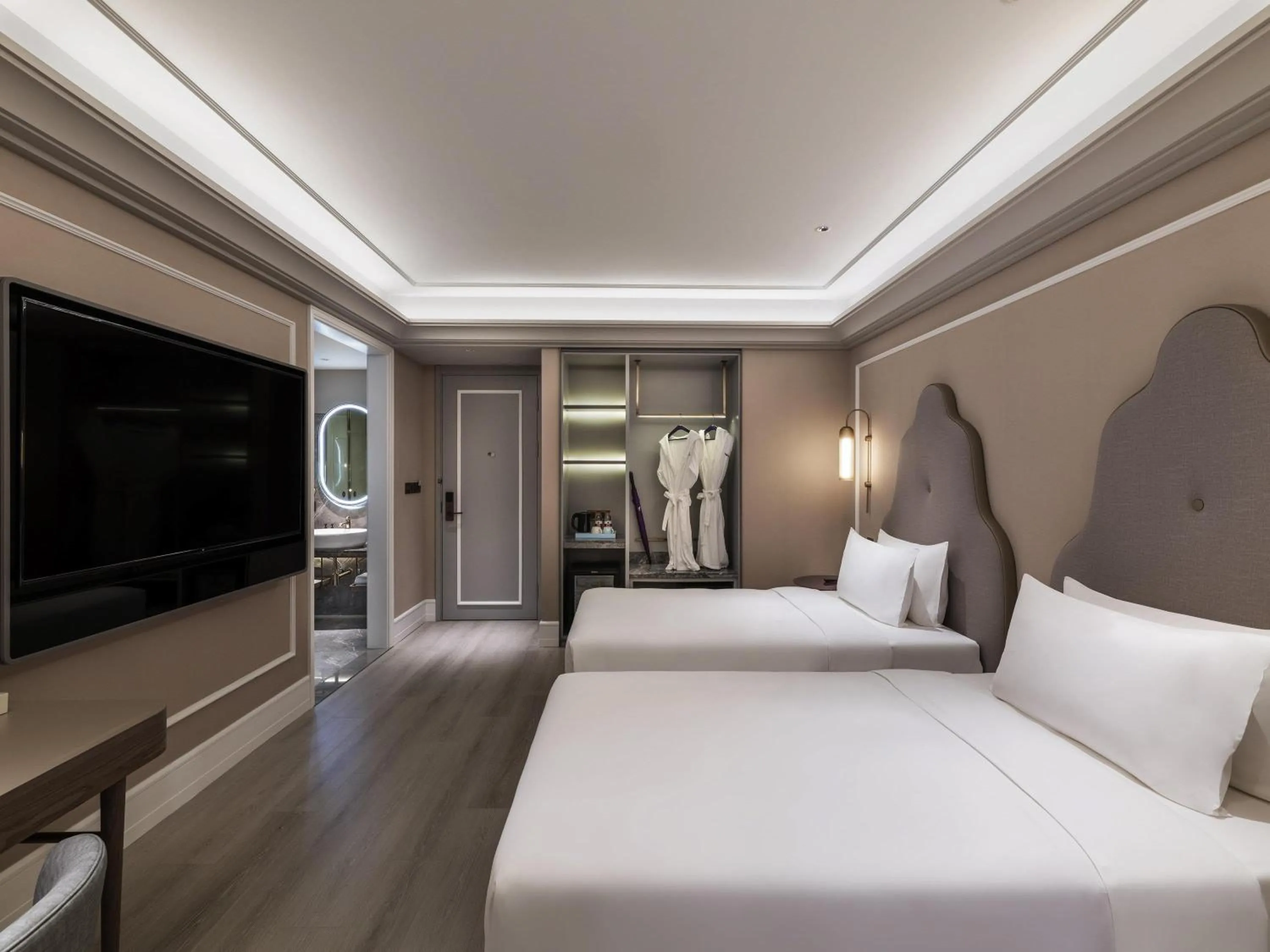 Bedroom, Bed in Mercure Shanghai Waigaoq Free Trade Zone